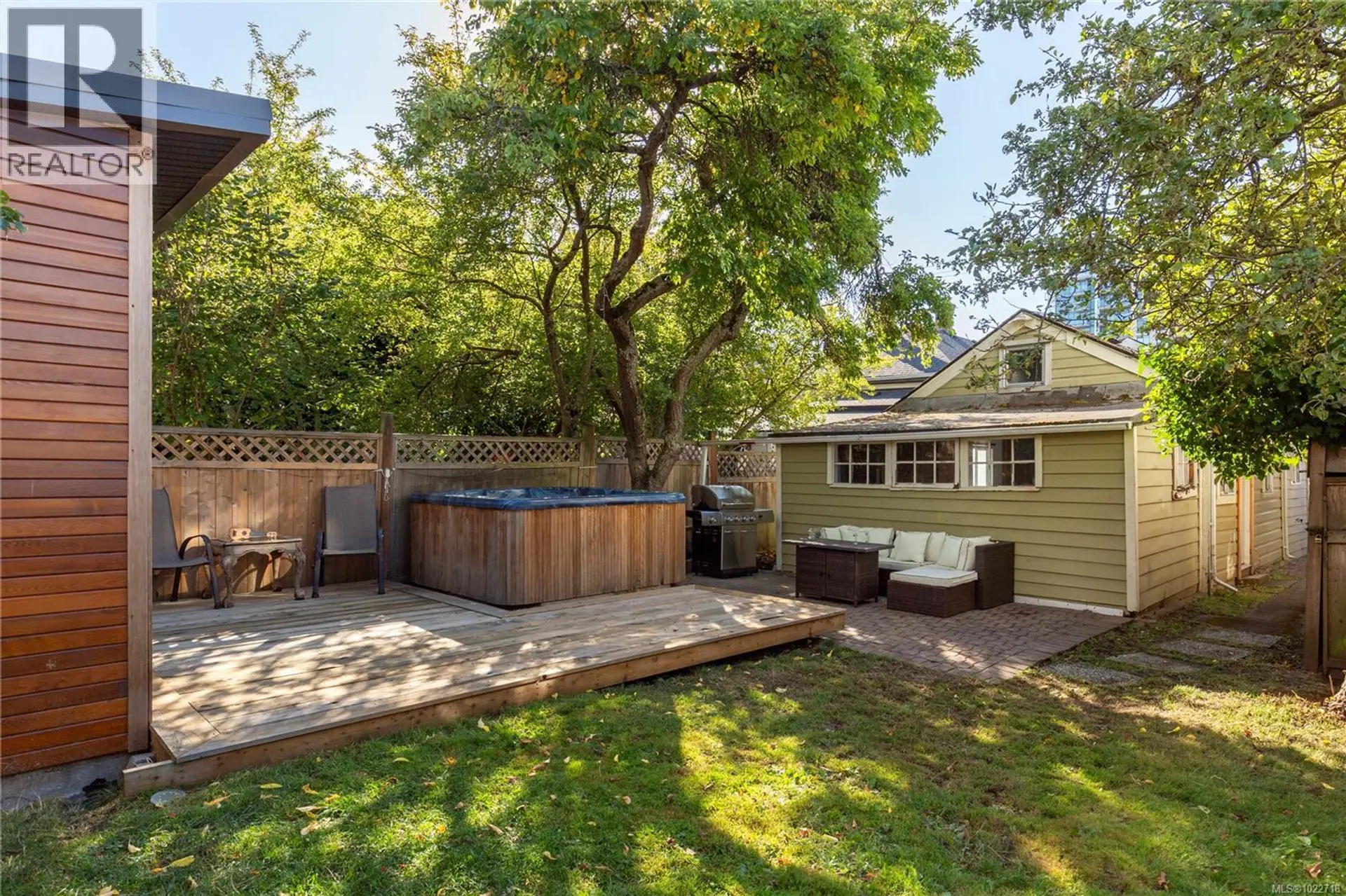 Property at 948 MASON ST, Victoria, BC