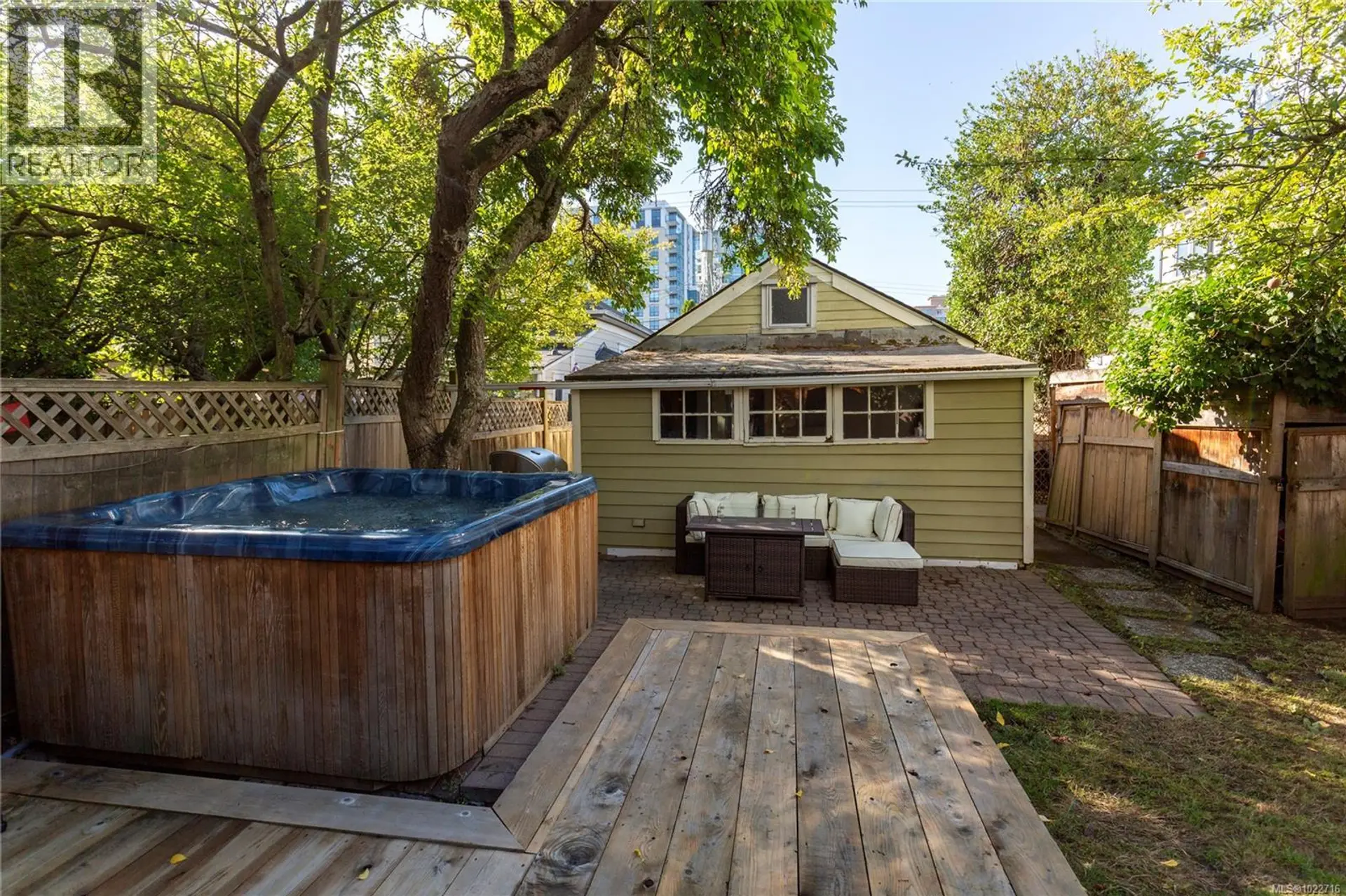 Property at 948 MASON ST, Victoria, BC