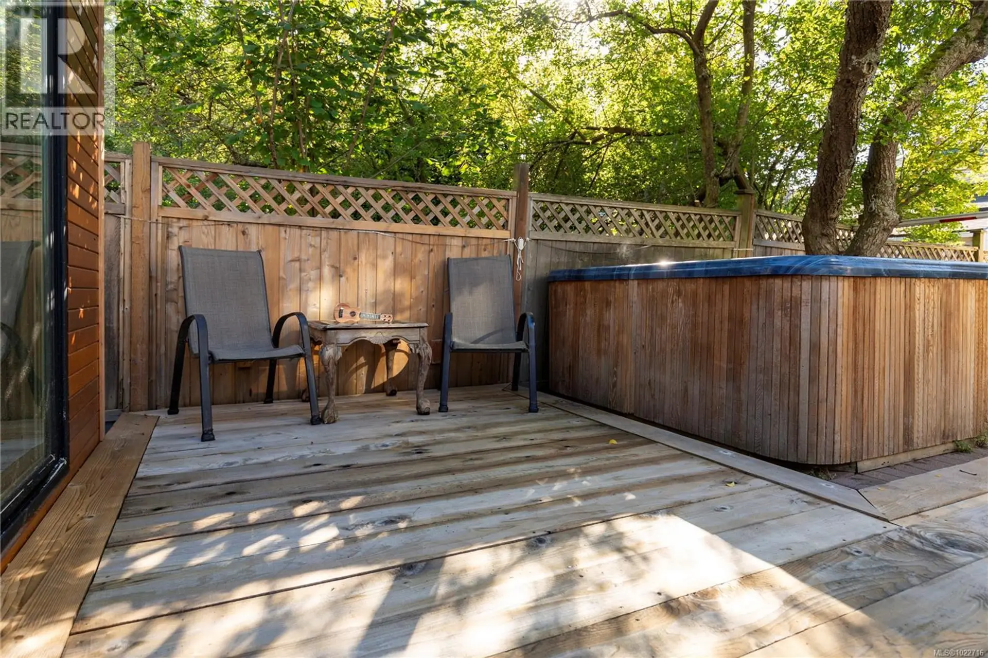 Property at 948 MASON ST, Victoria, BC