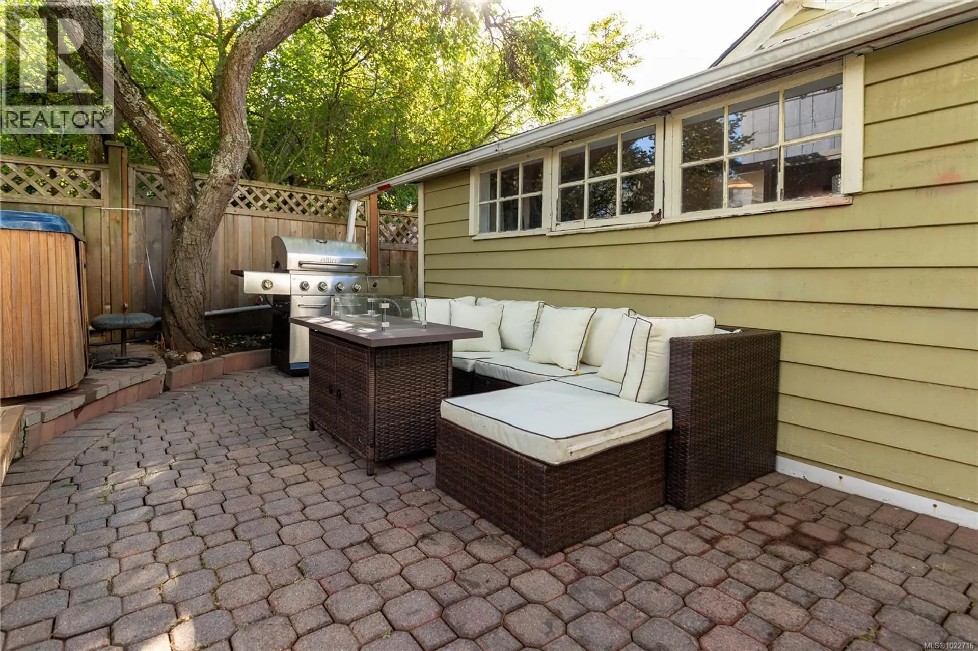 Property at 948 MASON ST, Victoria, BC