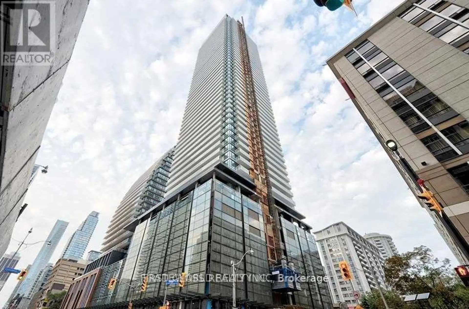 #4002 501 YONGE STREET - Image 1