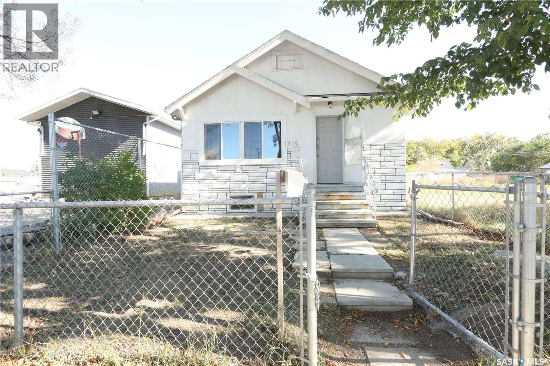 1115 ROBINSON STREET - Image 1