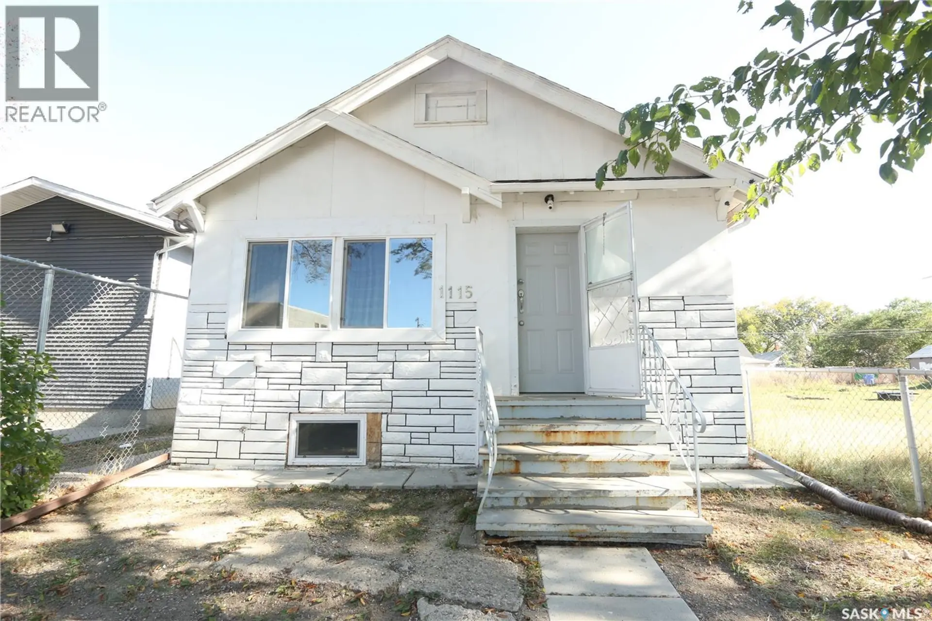 1115 ROBINSON STREET - Image 2