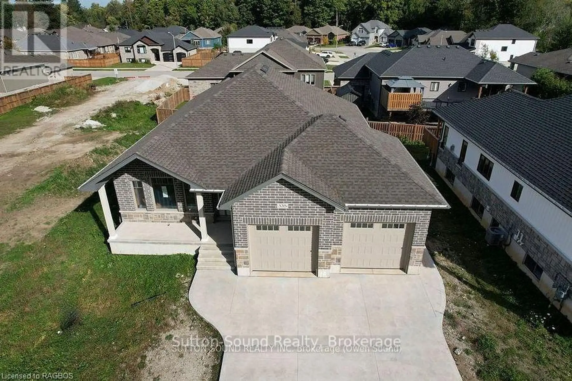 335 6TH AVENUE W - Image 2