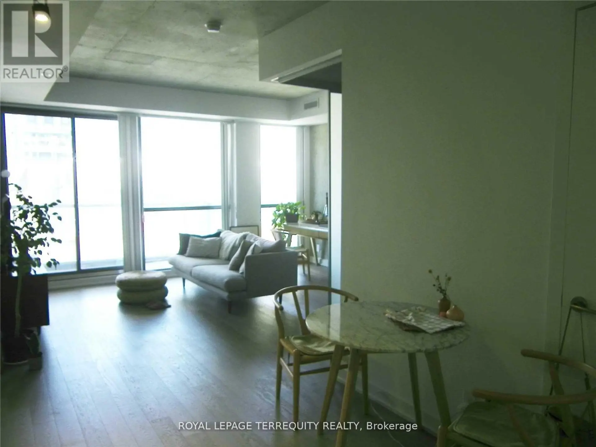 #909 39 BRANT STREET - Image 3