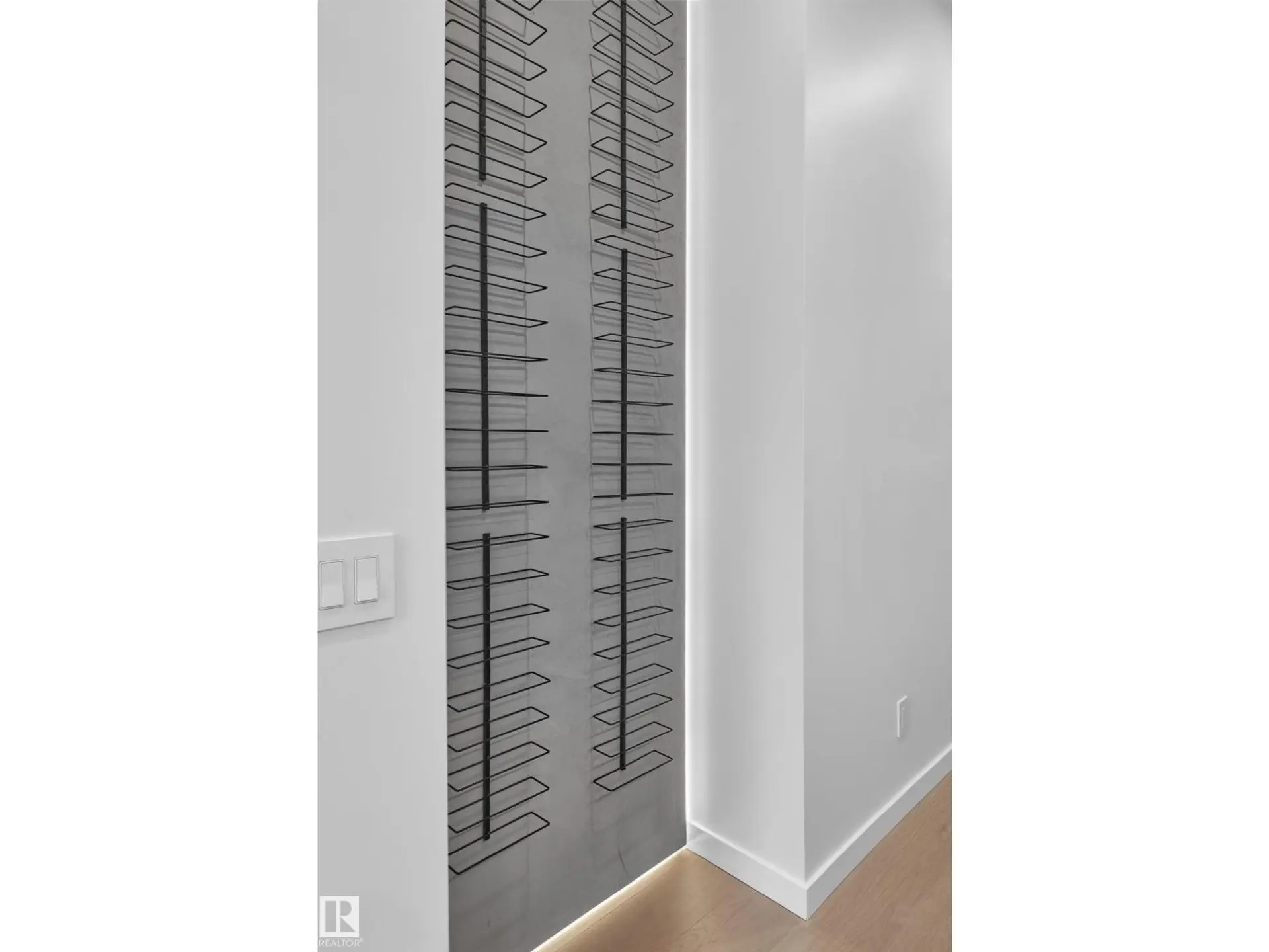 8318 120 ST NW - Image 11