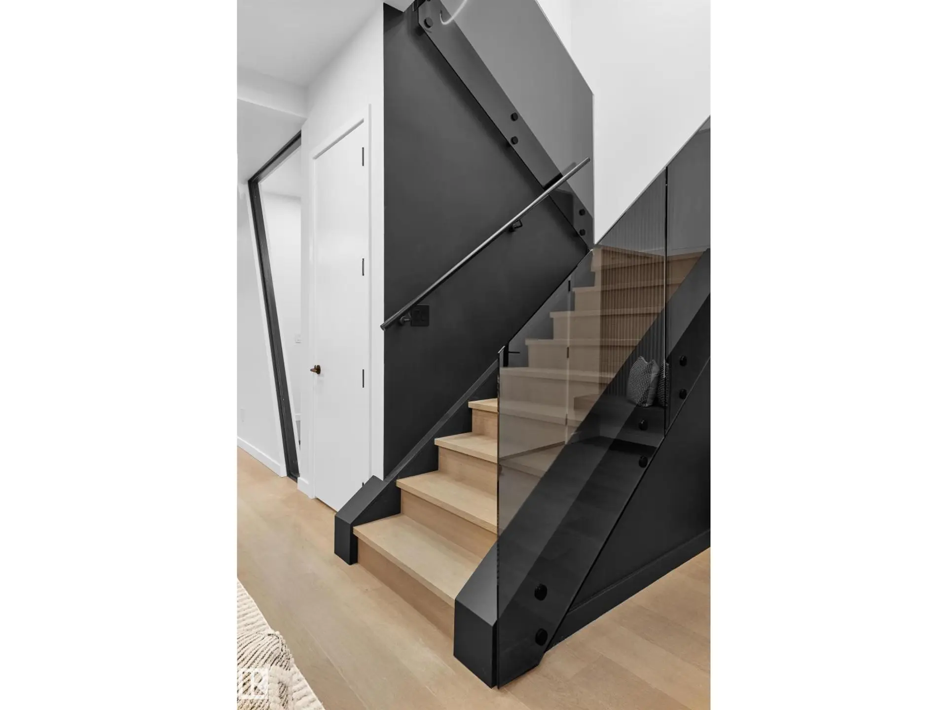 8318 120 ST NW - Image 15