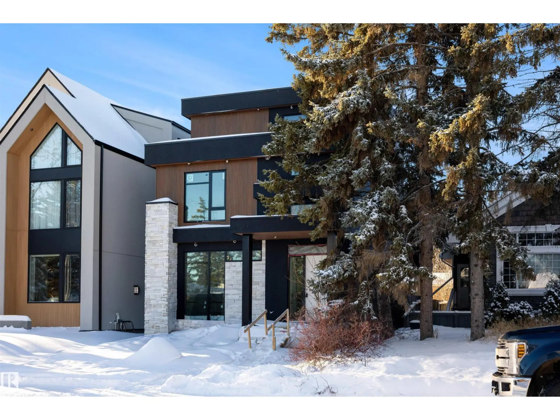 8318 120 ST NW - Image 20
