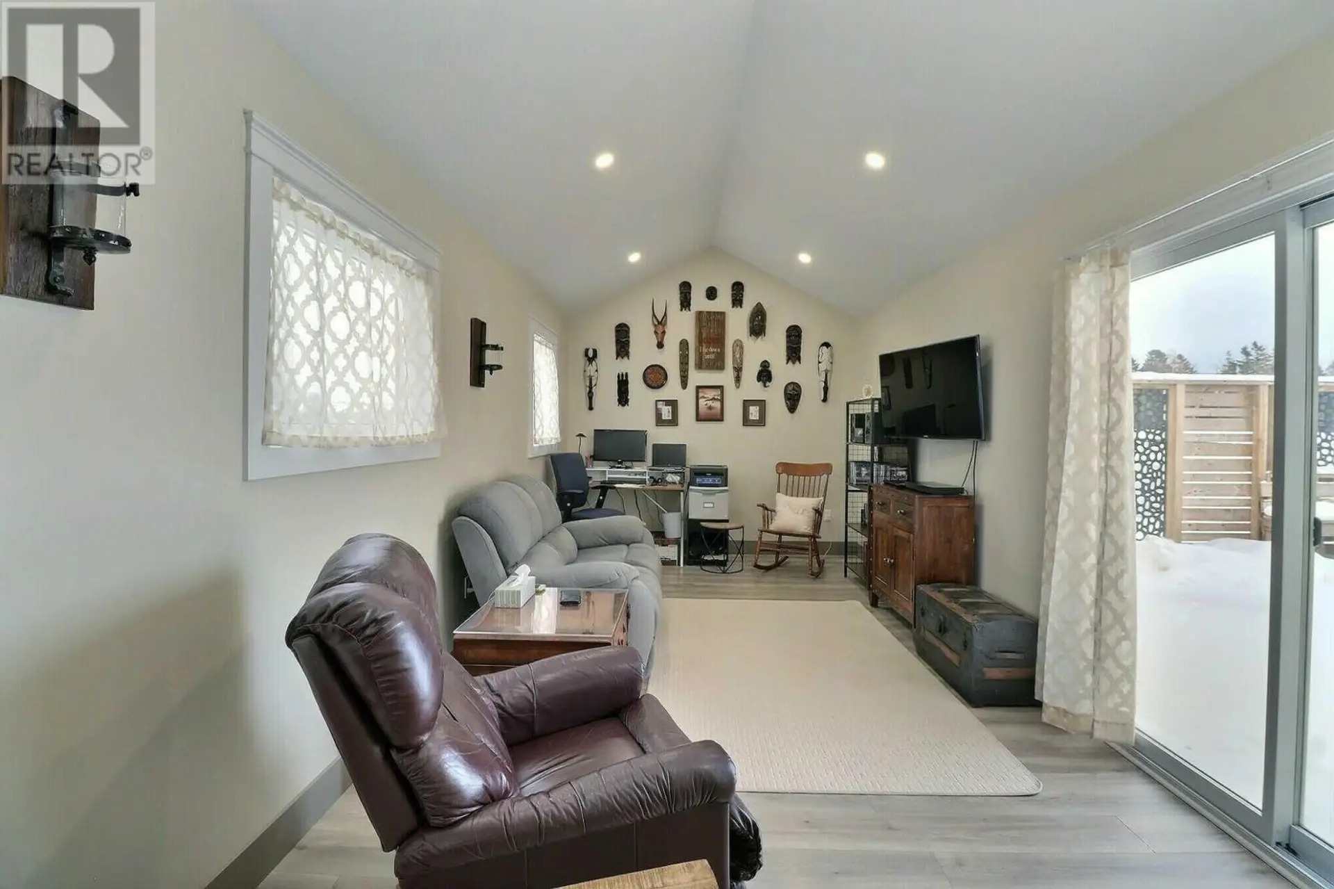 2 Argyle Street - Image 2
