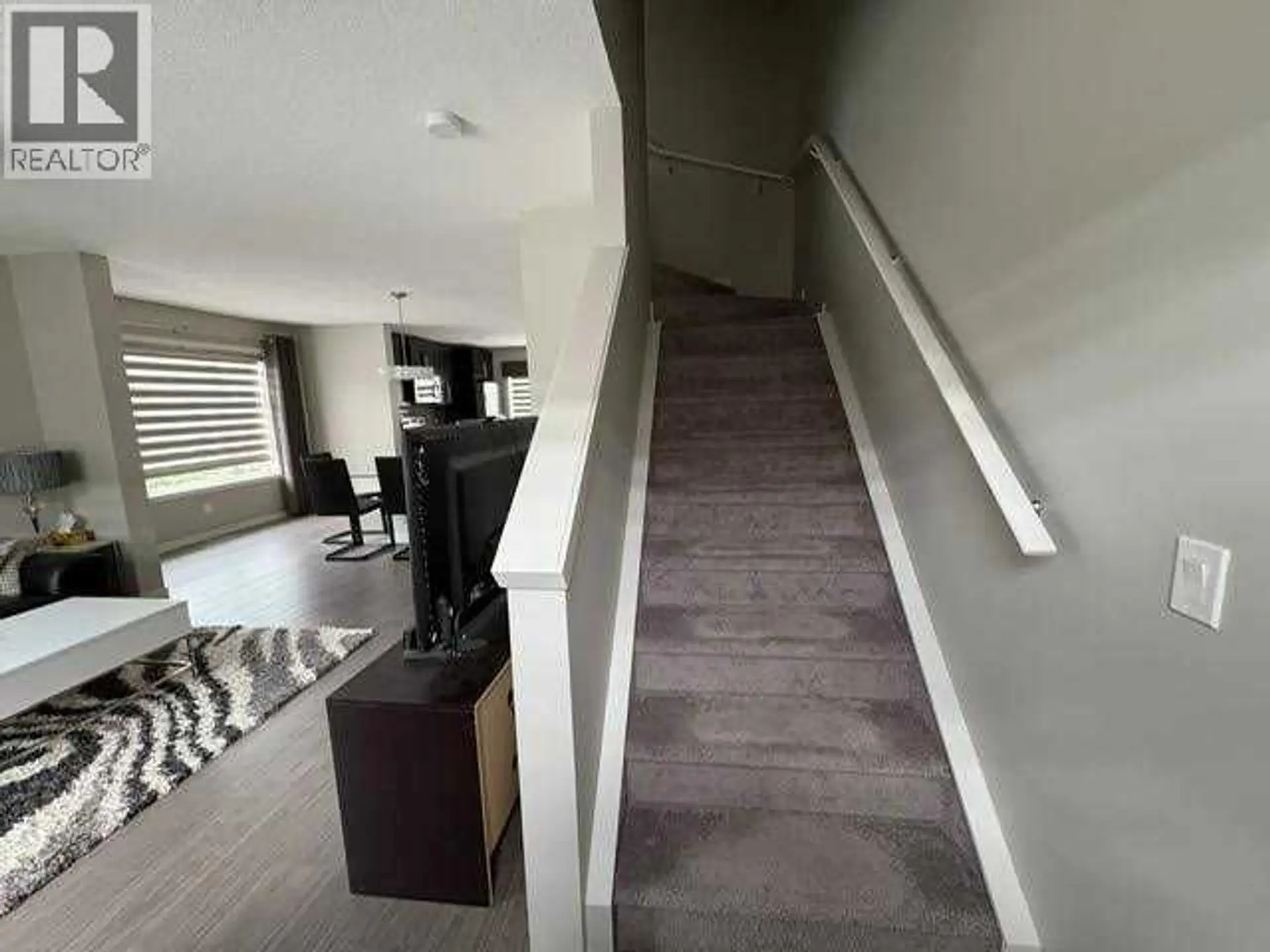 202 EVANSRIDGE PARK NW - Image 11