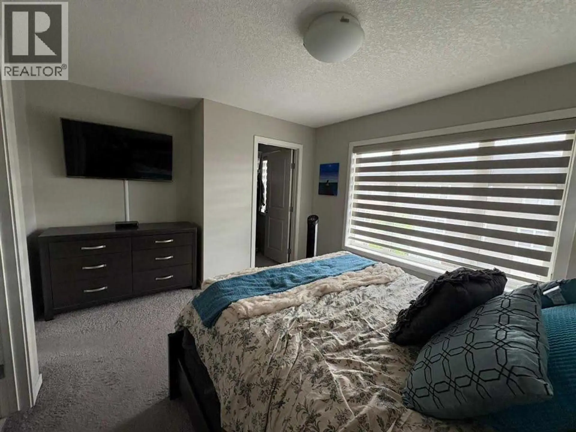 202 EVANSRIDGE PARK NW - Image 19