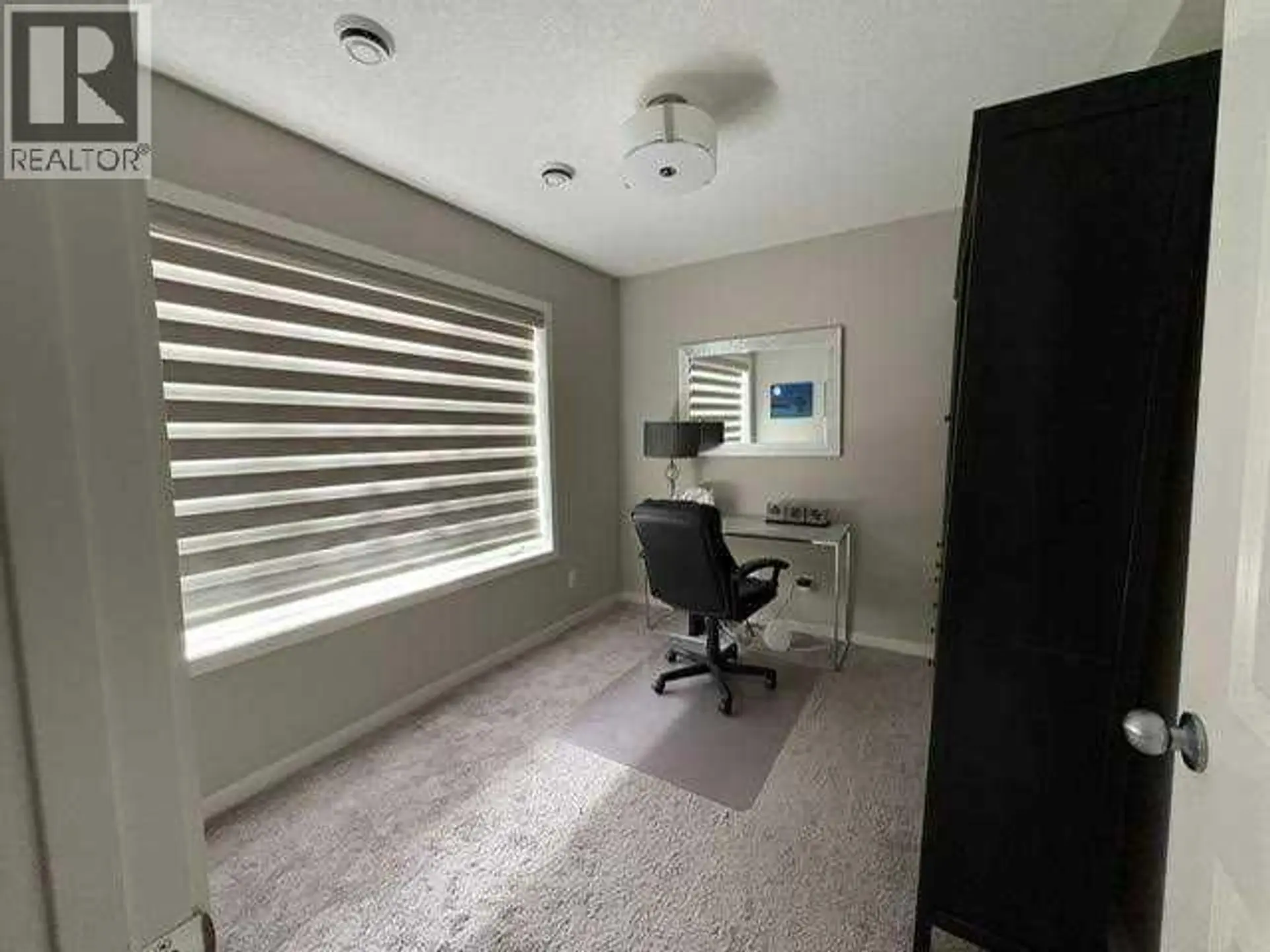 202 EVANSRIDGE PARK NW - Image 3
