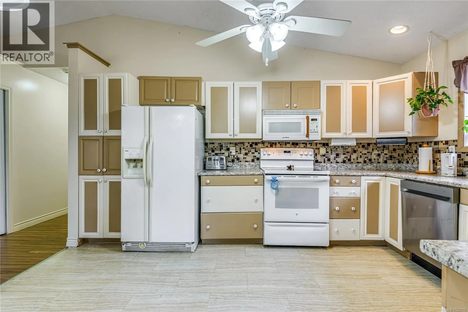 Property at 8955 MCLAREY AVE, Black Creek, BC