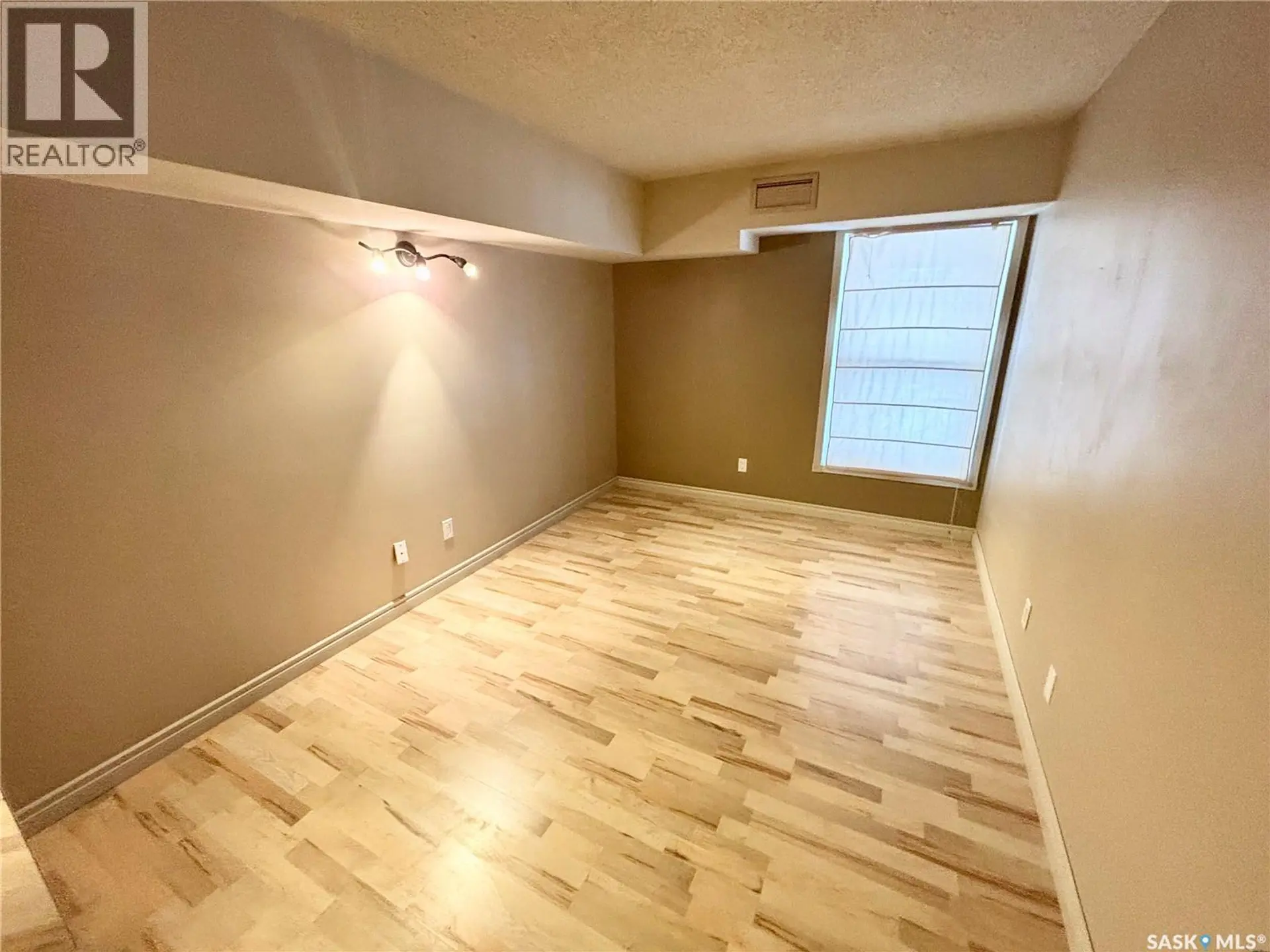 #170 160 Gore PLACE - Image 5