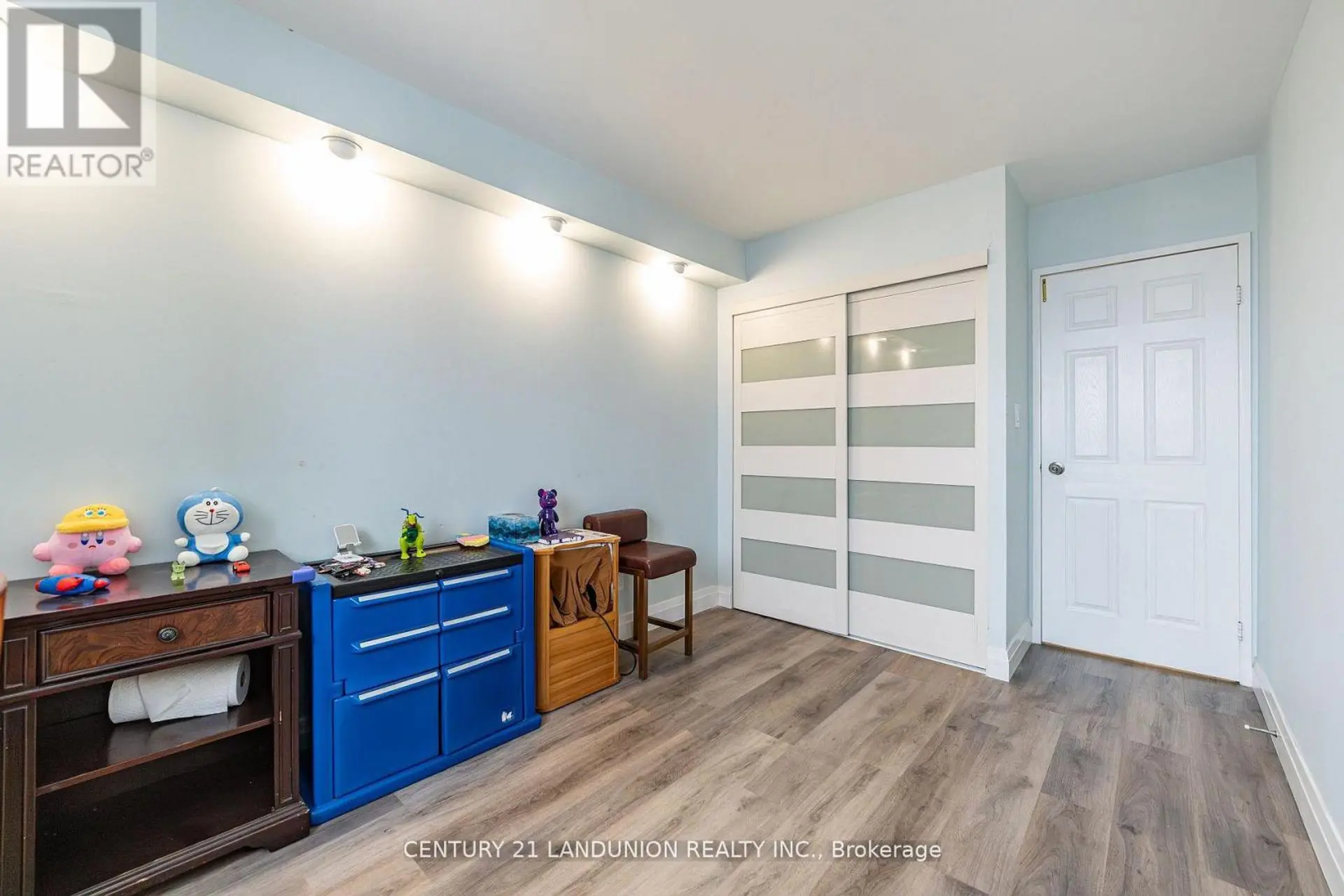 #1209 55 BAMBURGH CIRCLE - Image 6