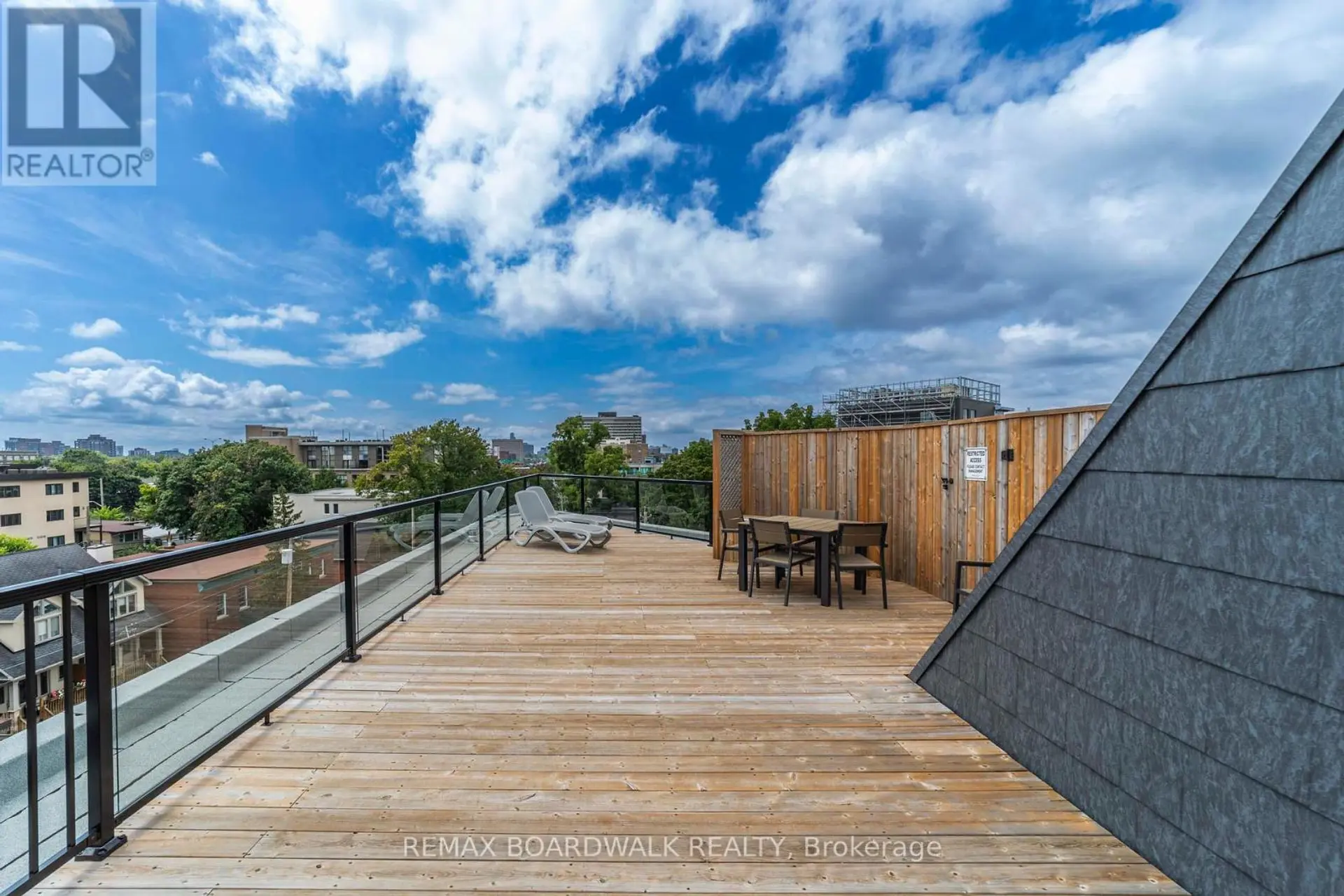#503 150 GREENFIELD AVENUE - Image 17