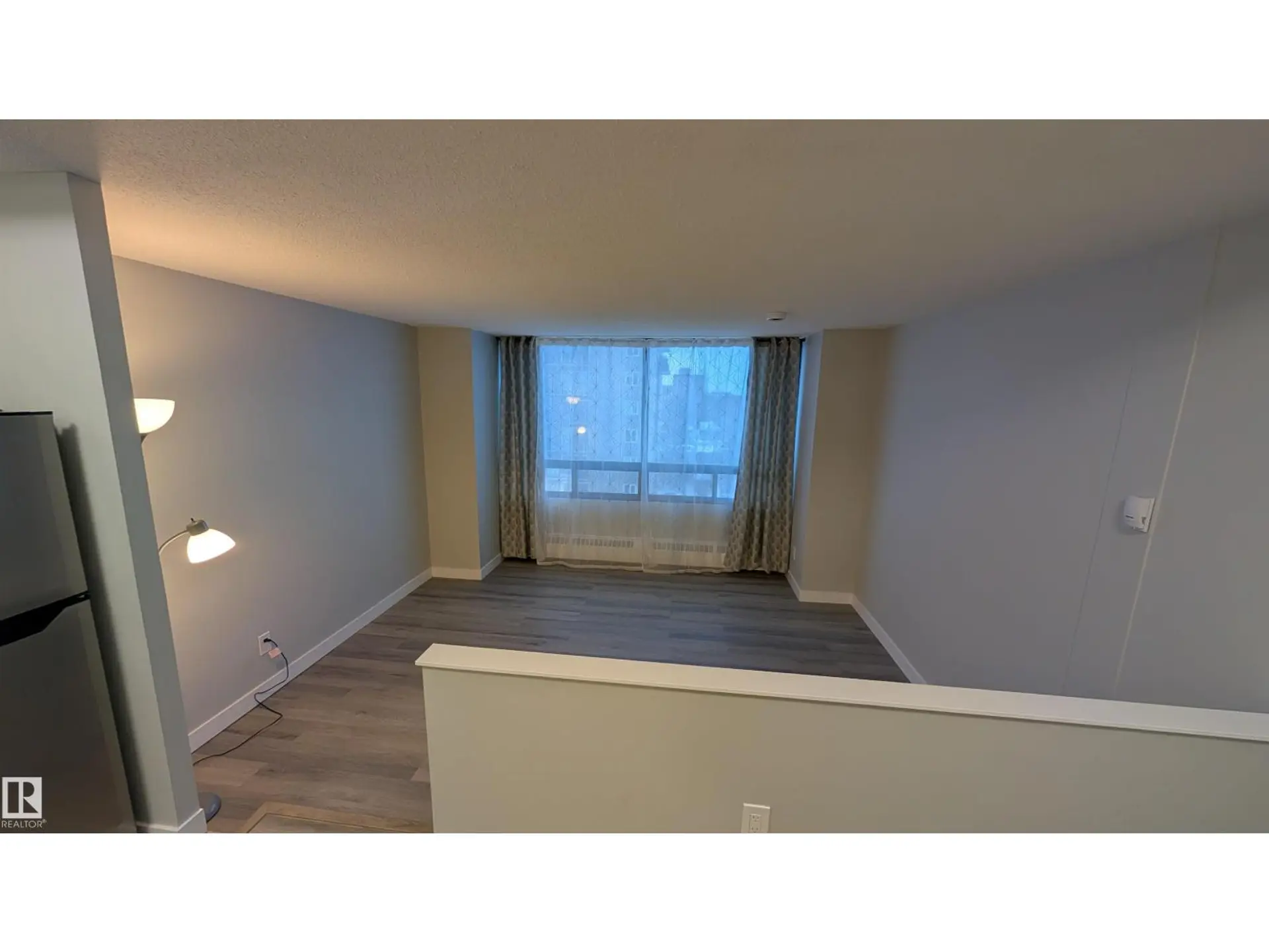 #714 10160 114 ST NW NW - Image 4