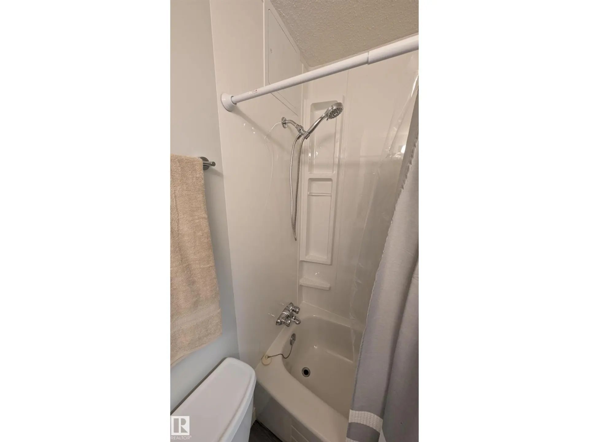 #714 10160 114 ST NW NW - Image 7