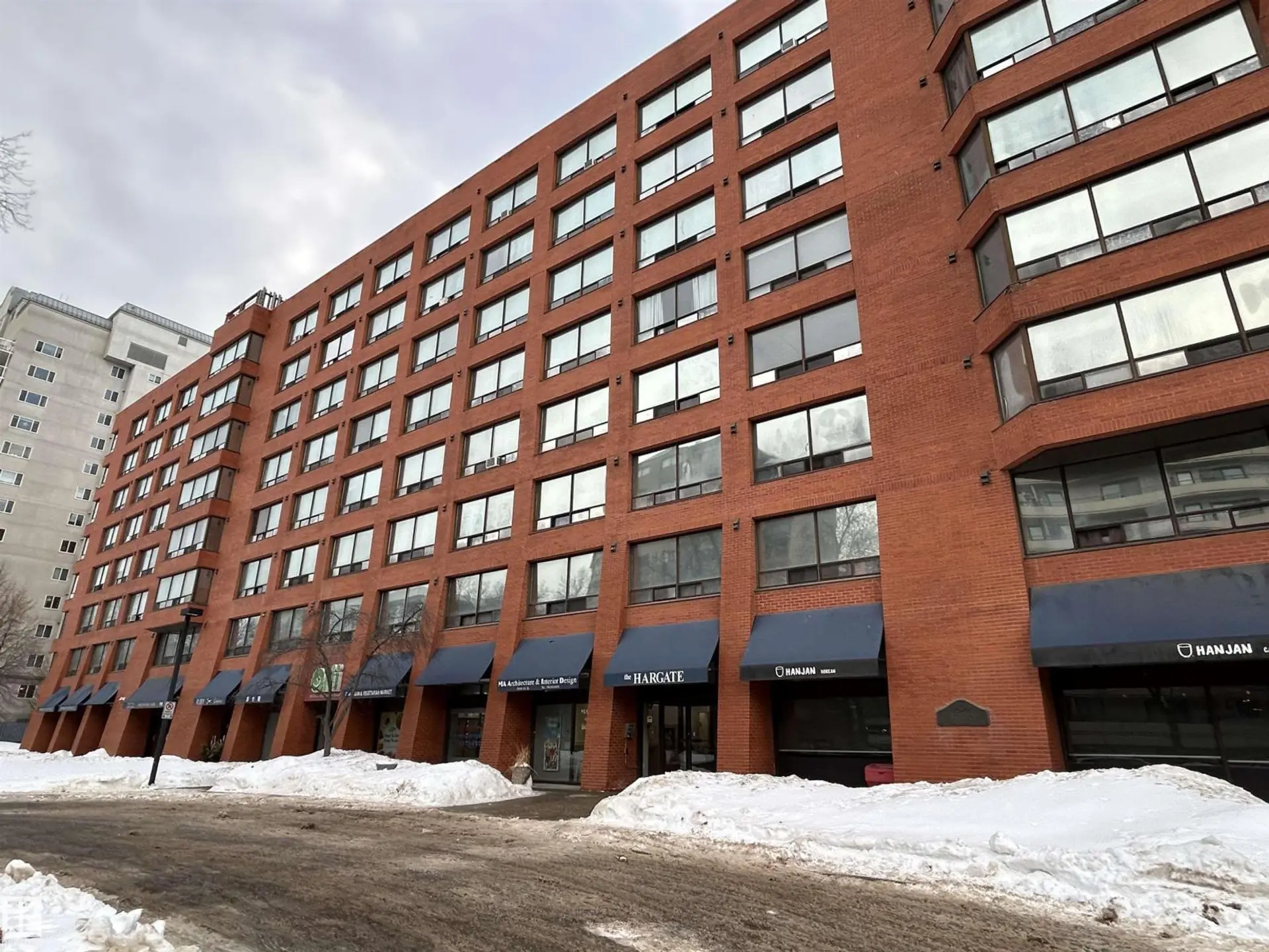 #714 10160 114 ST NW NW - Image 1
