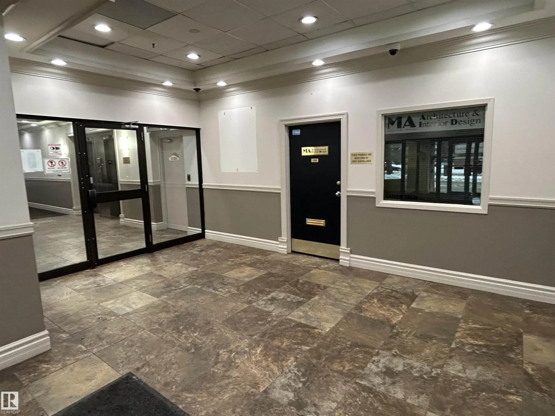#714 10160 114 ST NW NW - Image 12