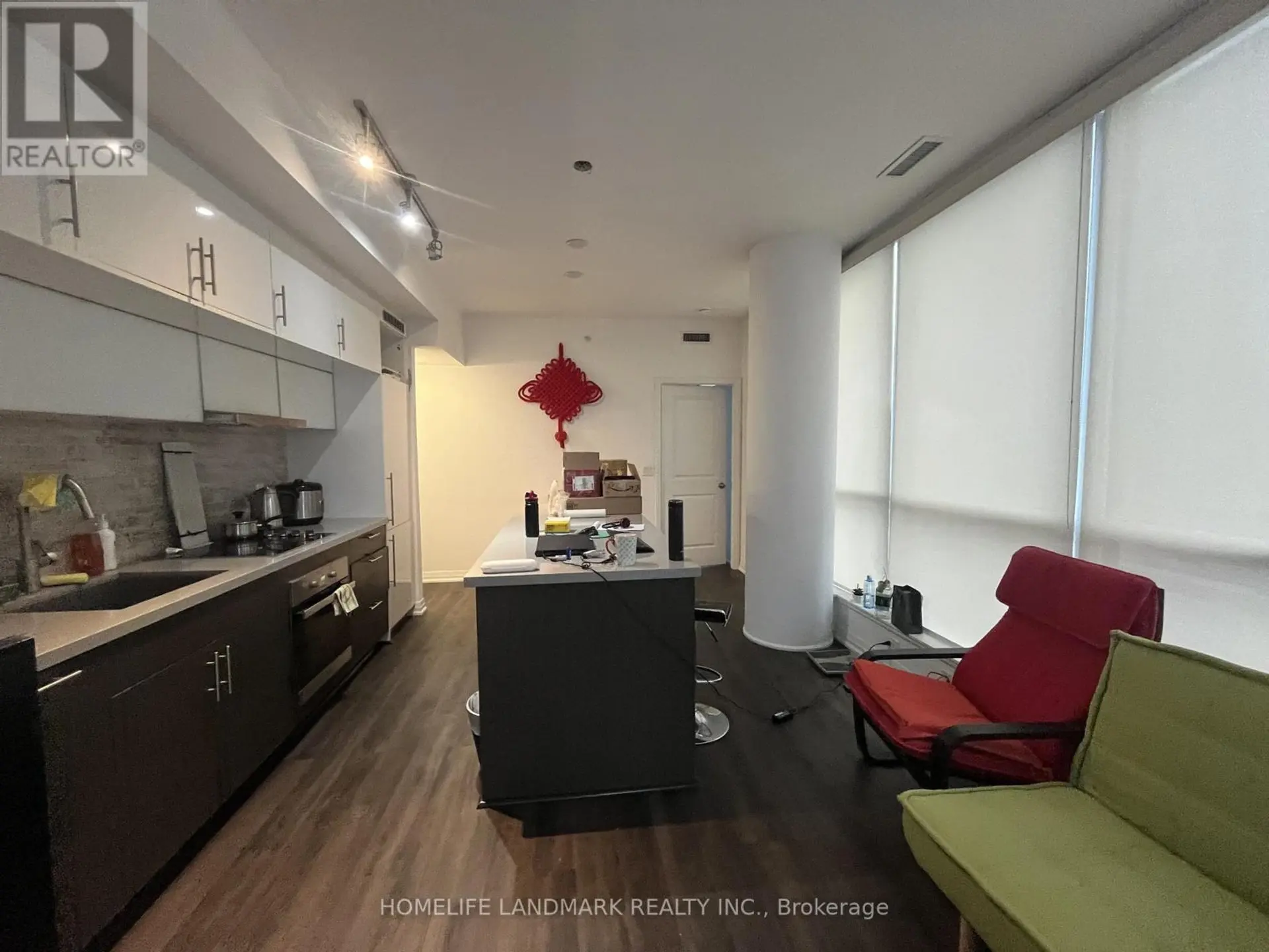 #2002 8 MERCER STREET - Image 2