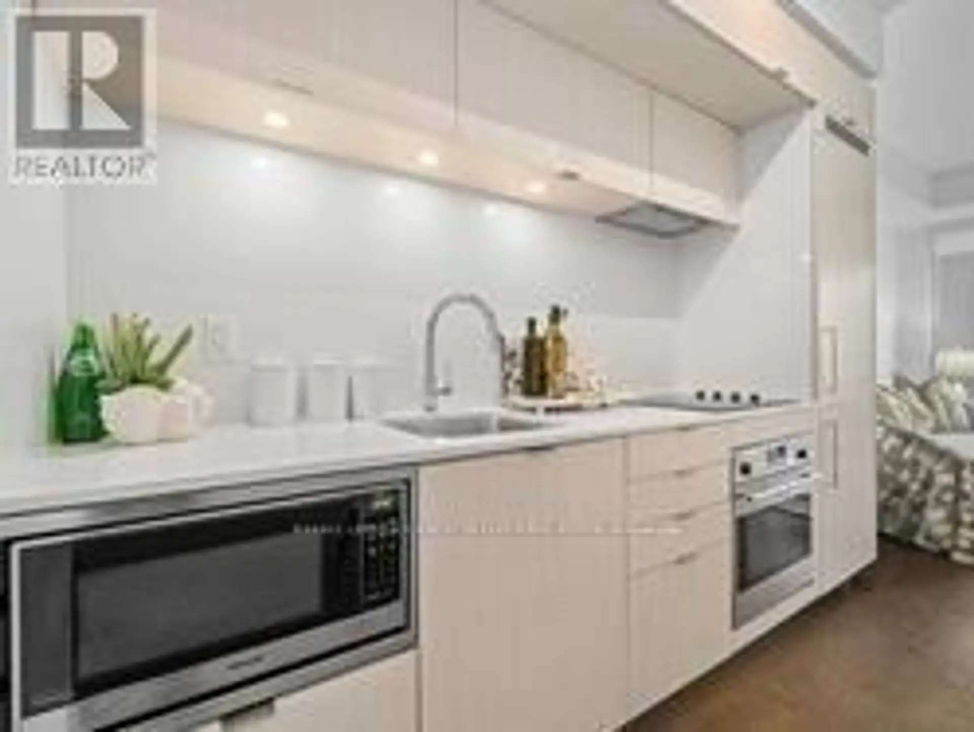 #813 38 CAMERON STREET - Image 8