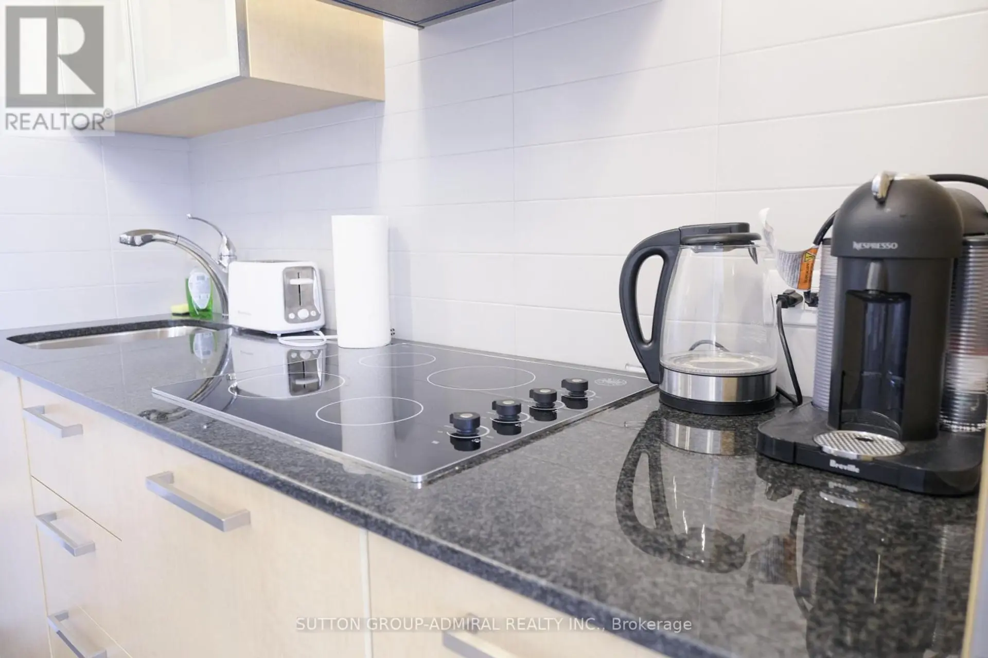 #4908 12 YORK STREET - Image 6
