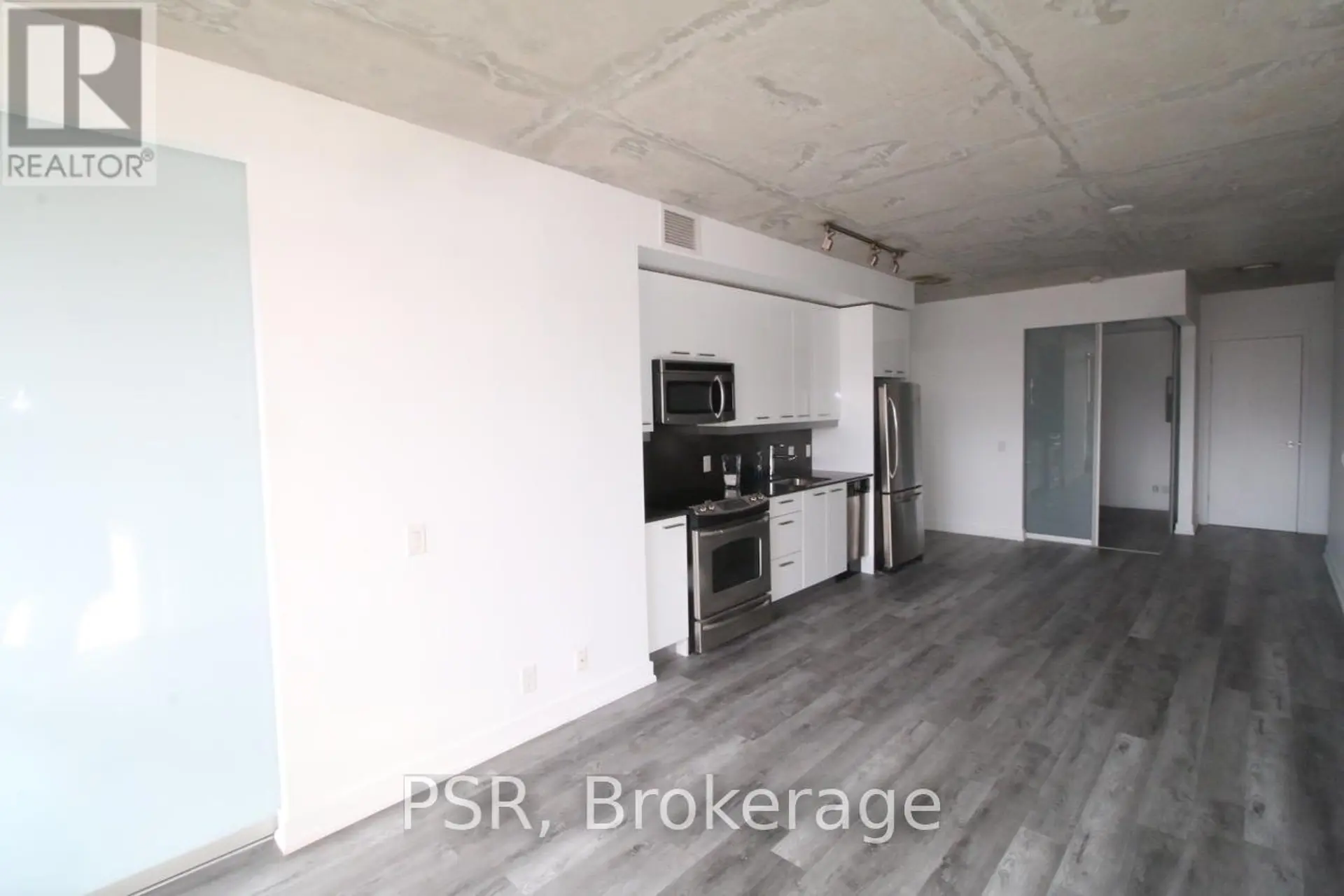 #209 2 GLADSTONE AVENUE - Image 5