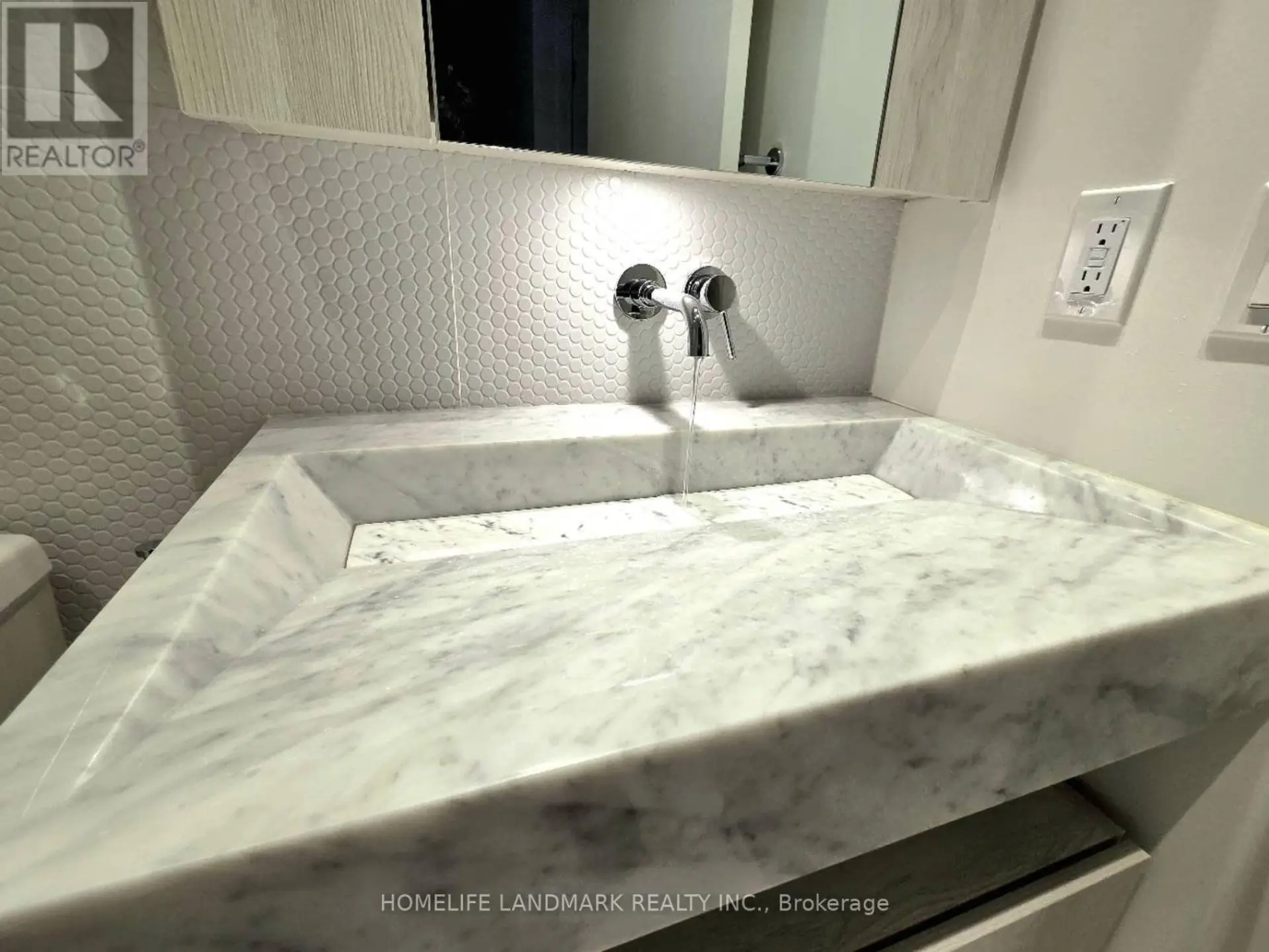 #1108 11 YORKVILLE AVENUE - Image 2