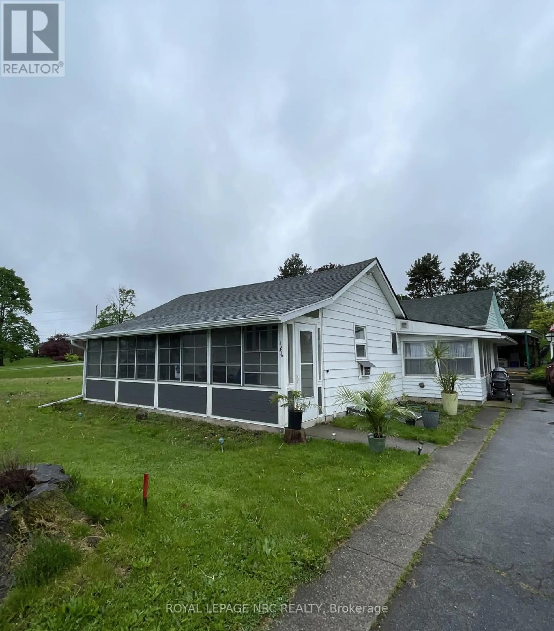166 LAKESHORE ROAD - Image 3
