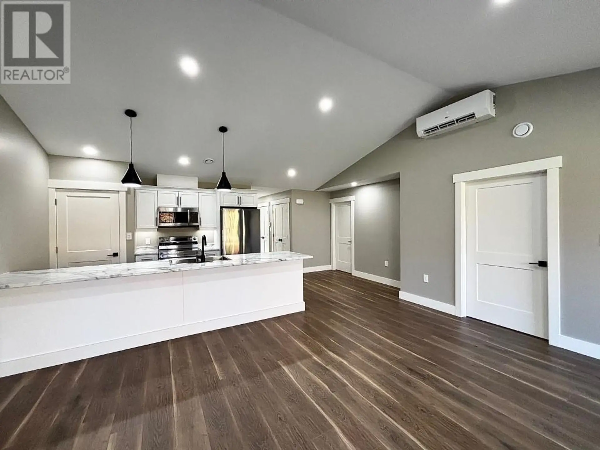 #15 621 Murphy Street - Image 11
