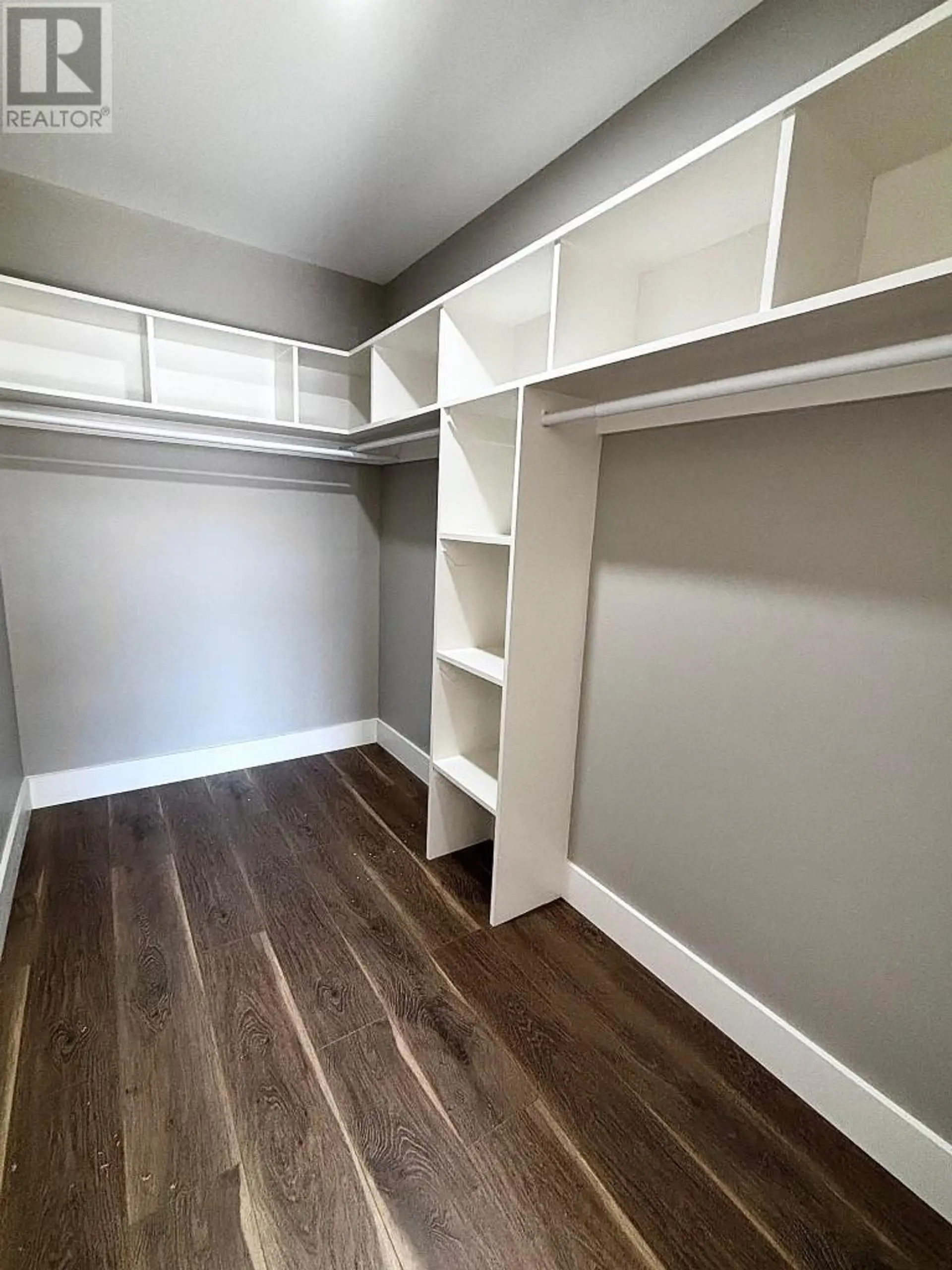 #15 621 Murphy Street - Image 16