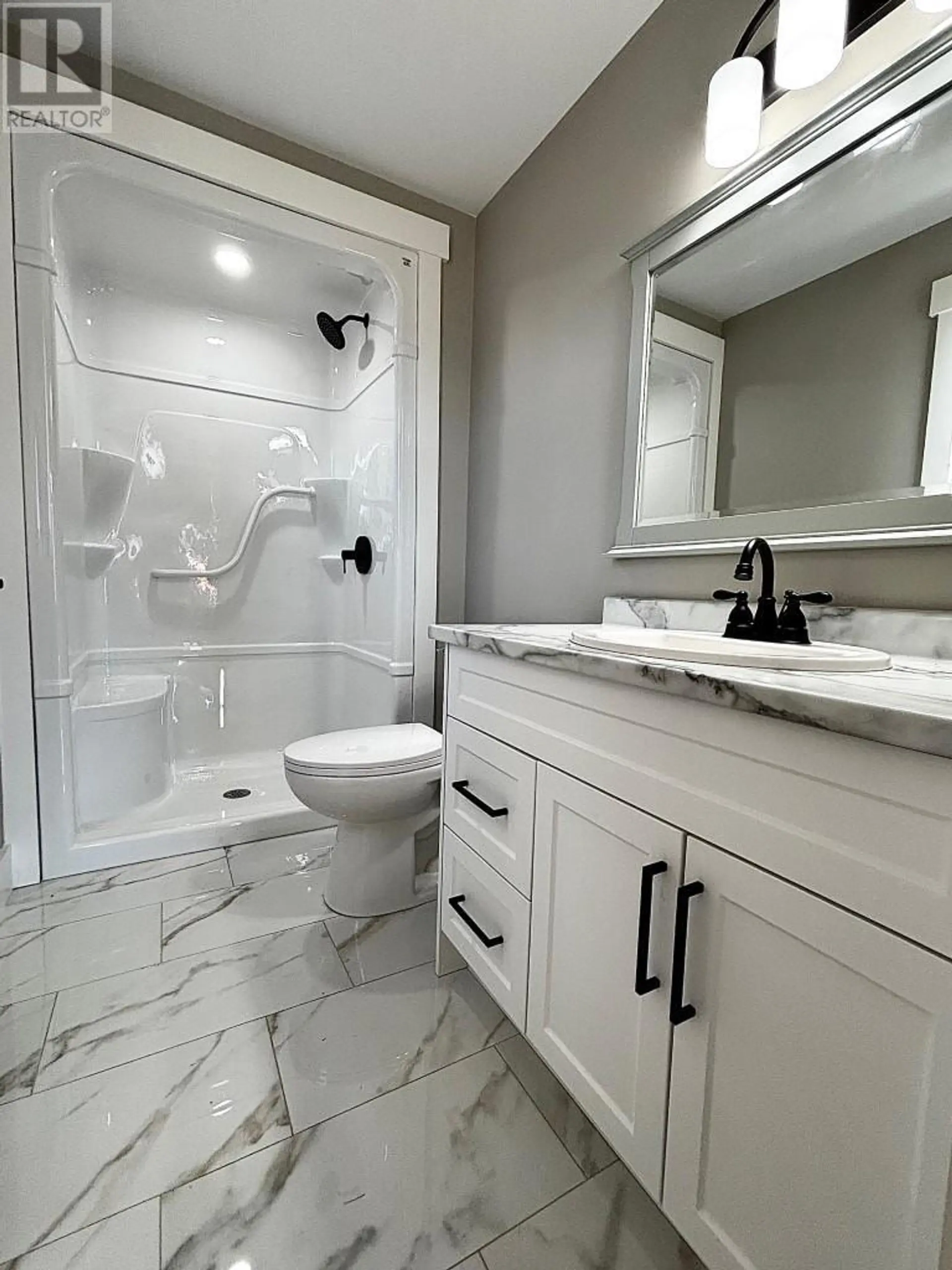 #15 621 Murphy Street - Image 17