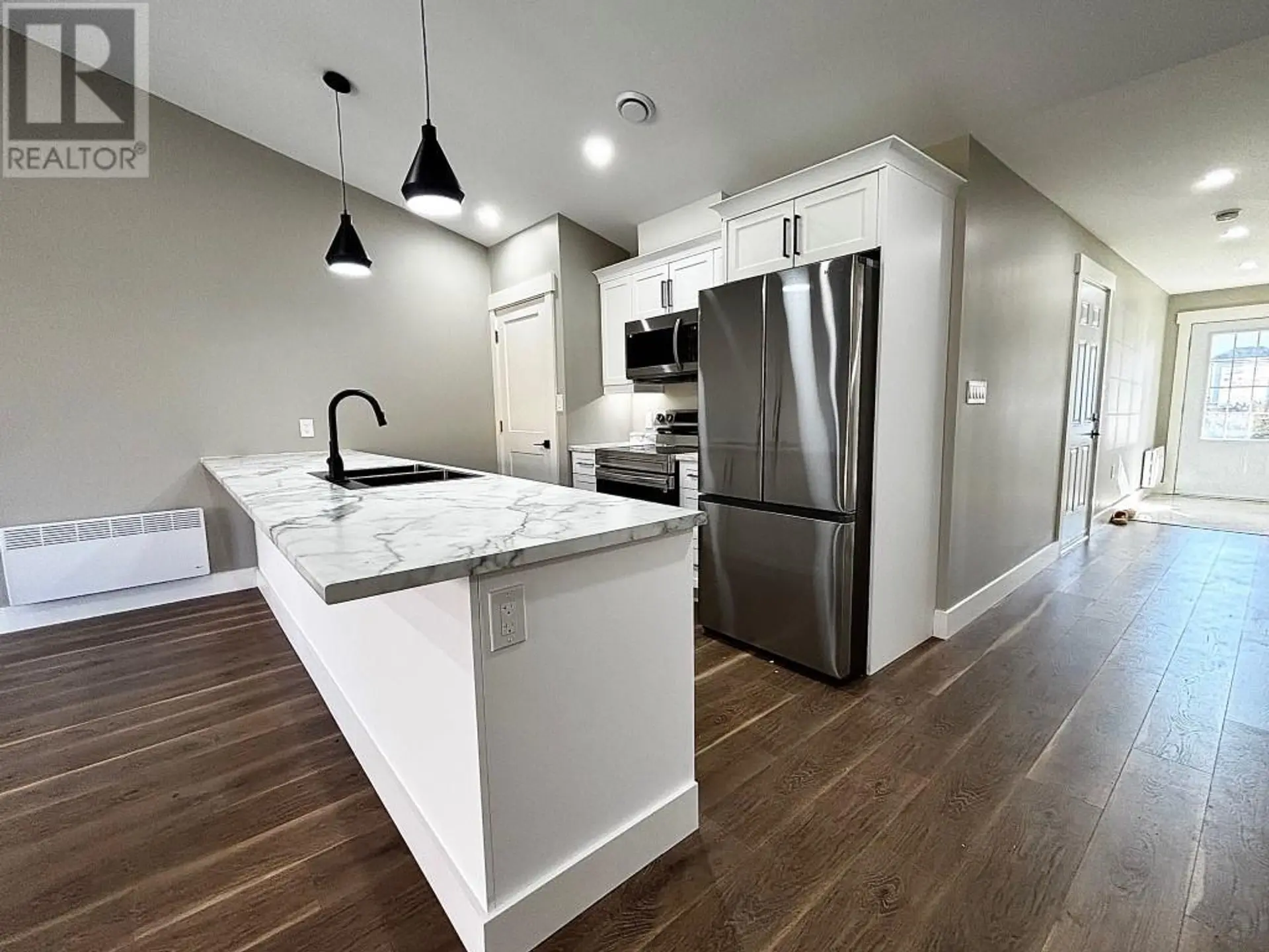 #15 621 Murphy Street - Image 3