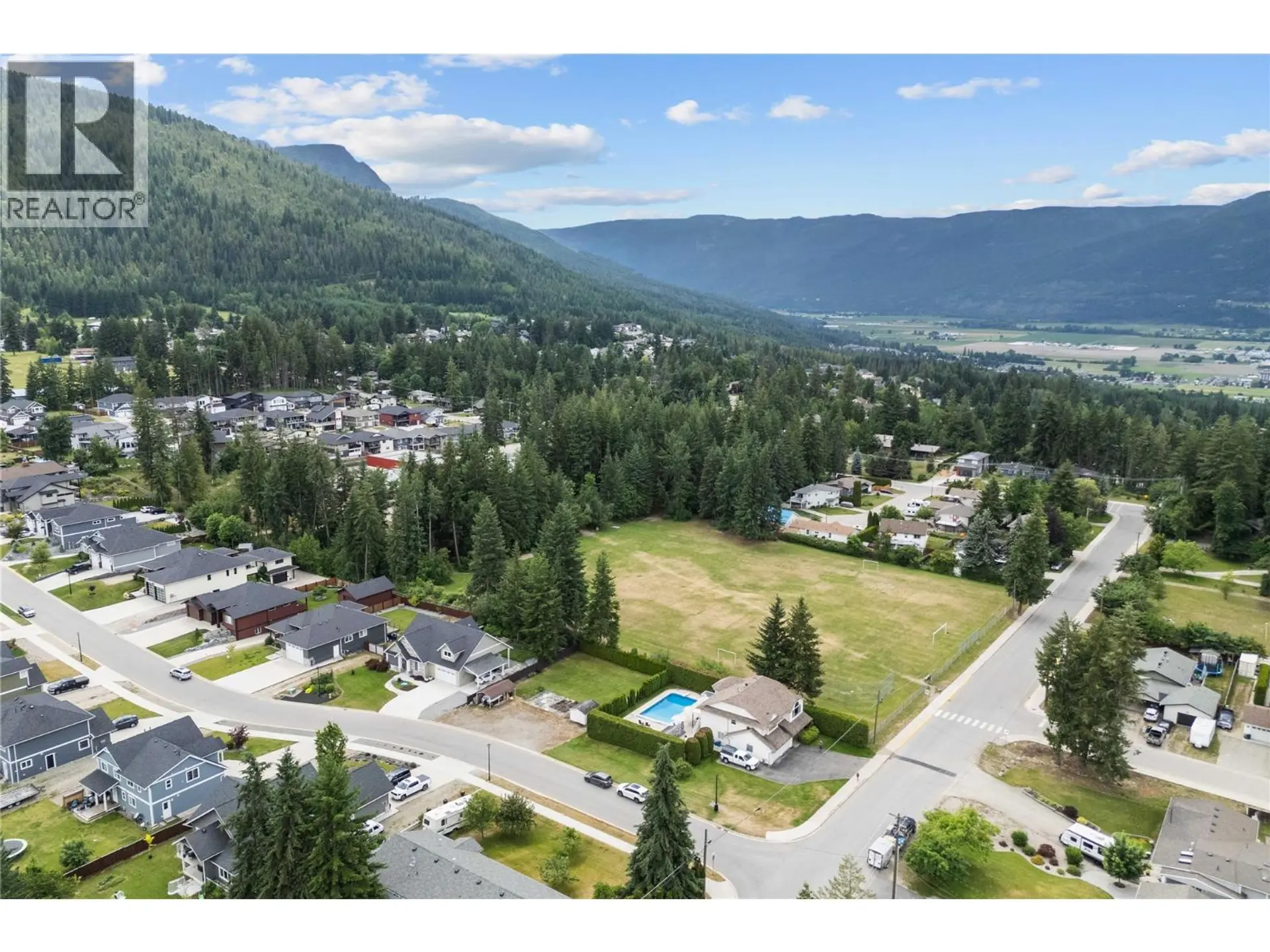 Property at 1081 23 STREET SE, Salmon Arm, BC
