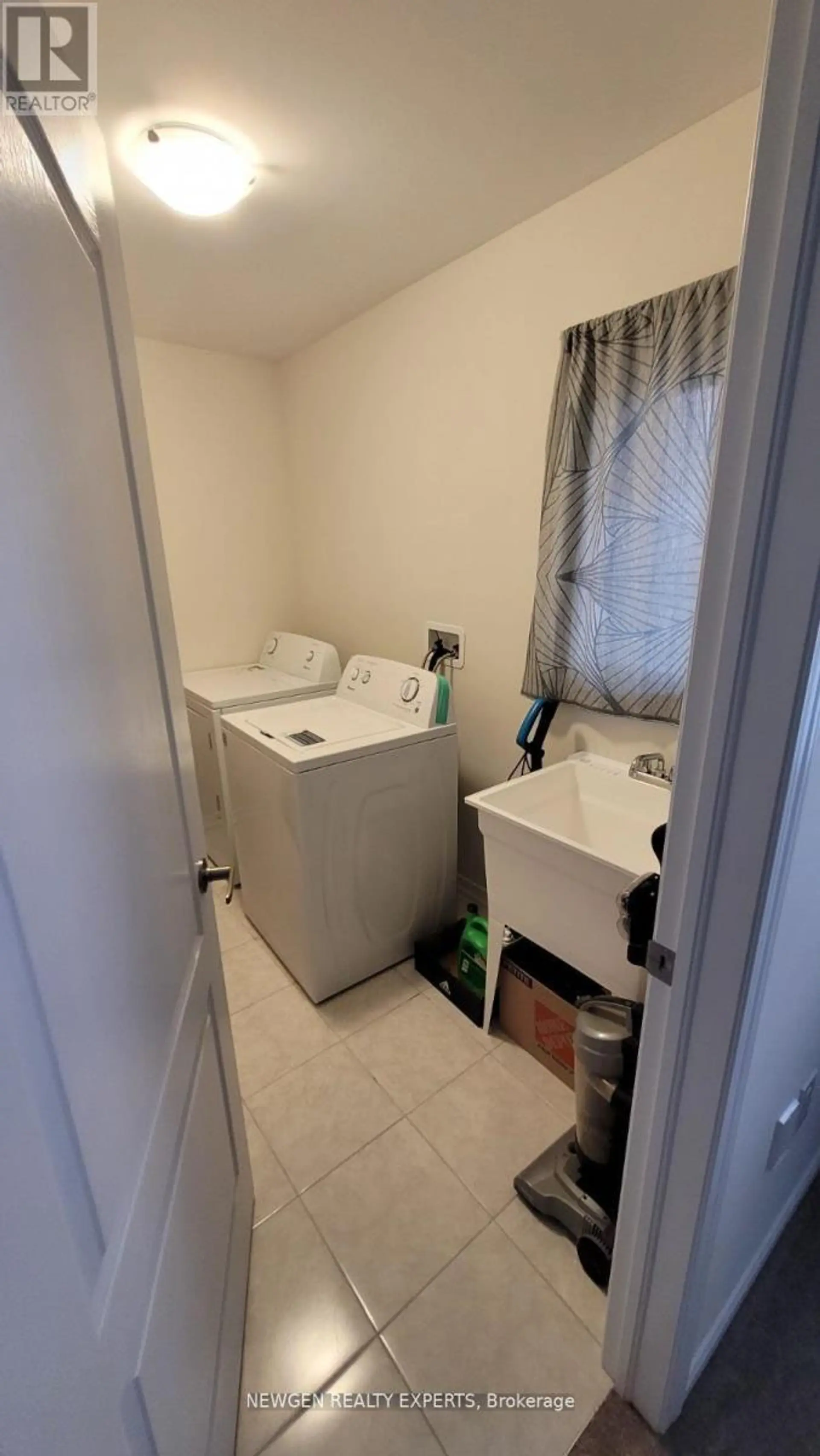31 SARA DRIVE - Image 18