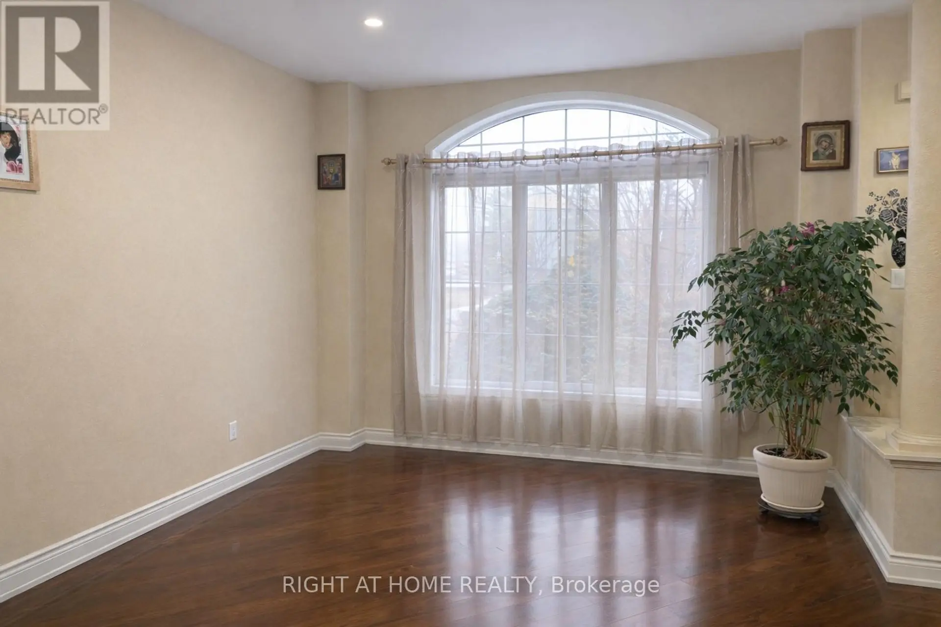 4 FOREST RUN BOULEVARD - Image 4
