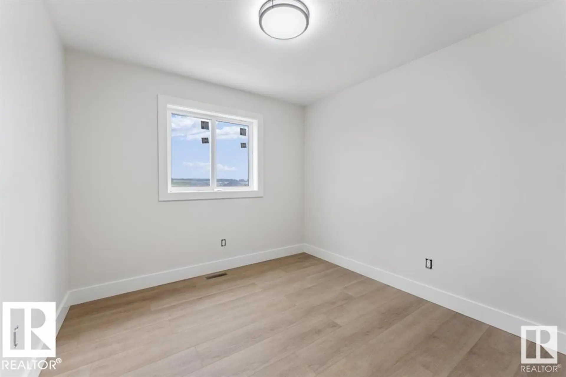 1432 Wildrye CR - Image 2
