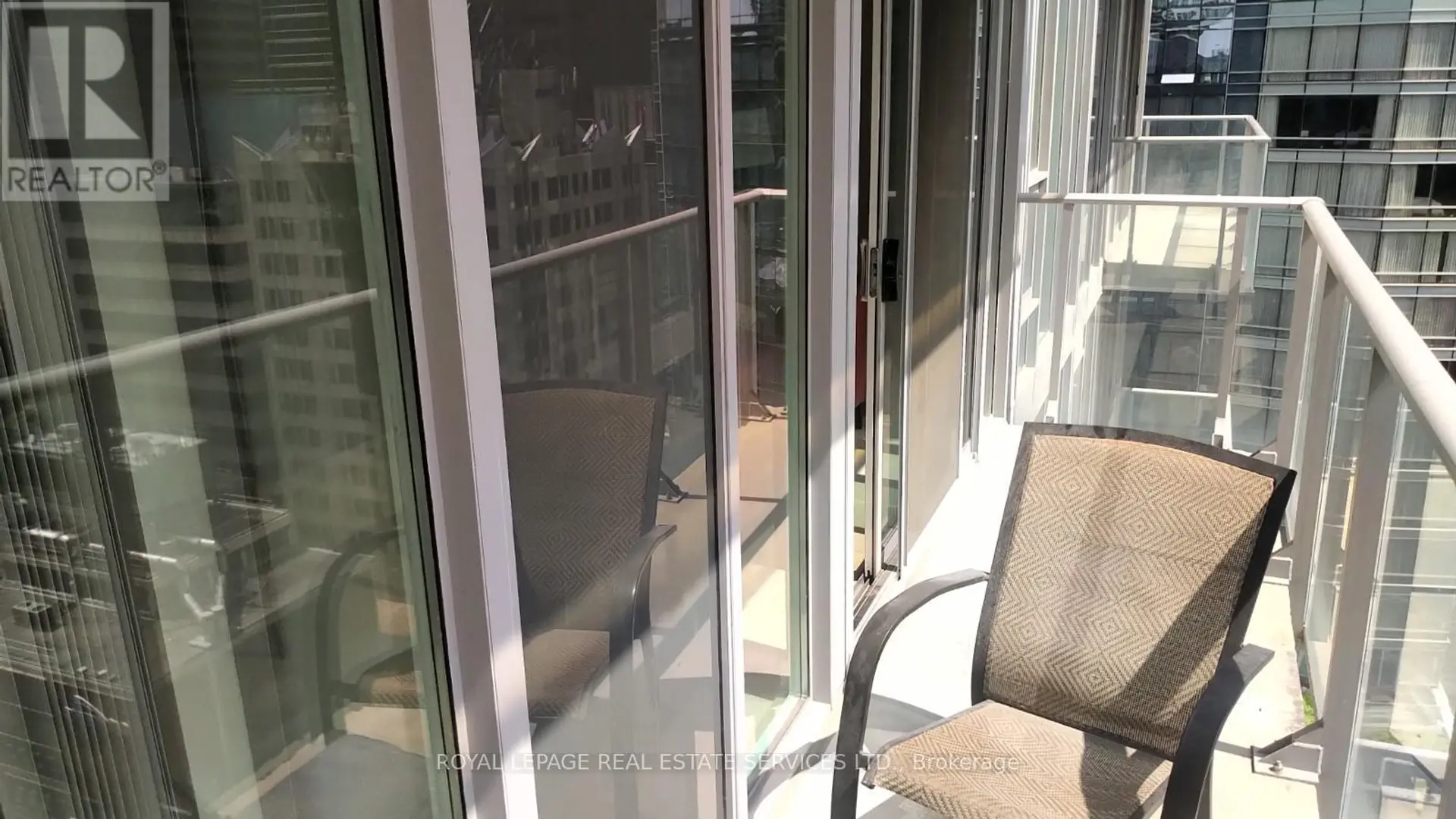 #1609 126 SIMCOE STREET - Image 1