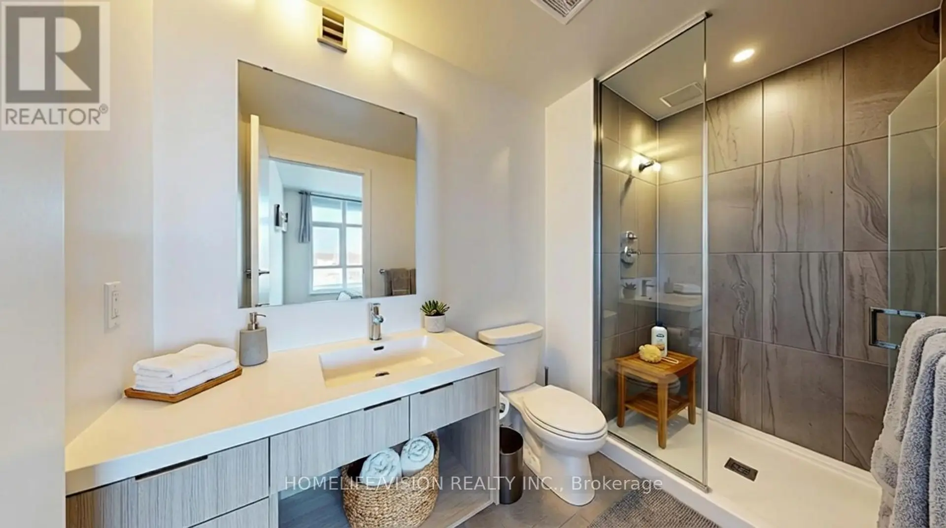 #219 60 GEORGE BUTCHART DRIVE - Image 4