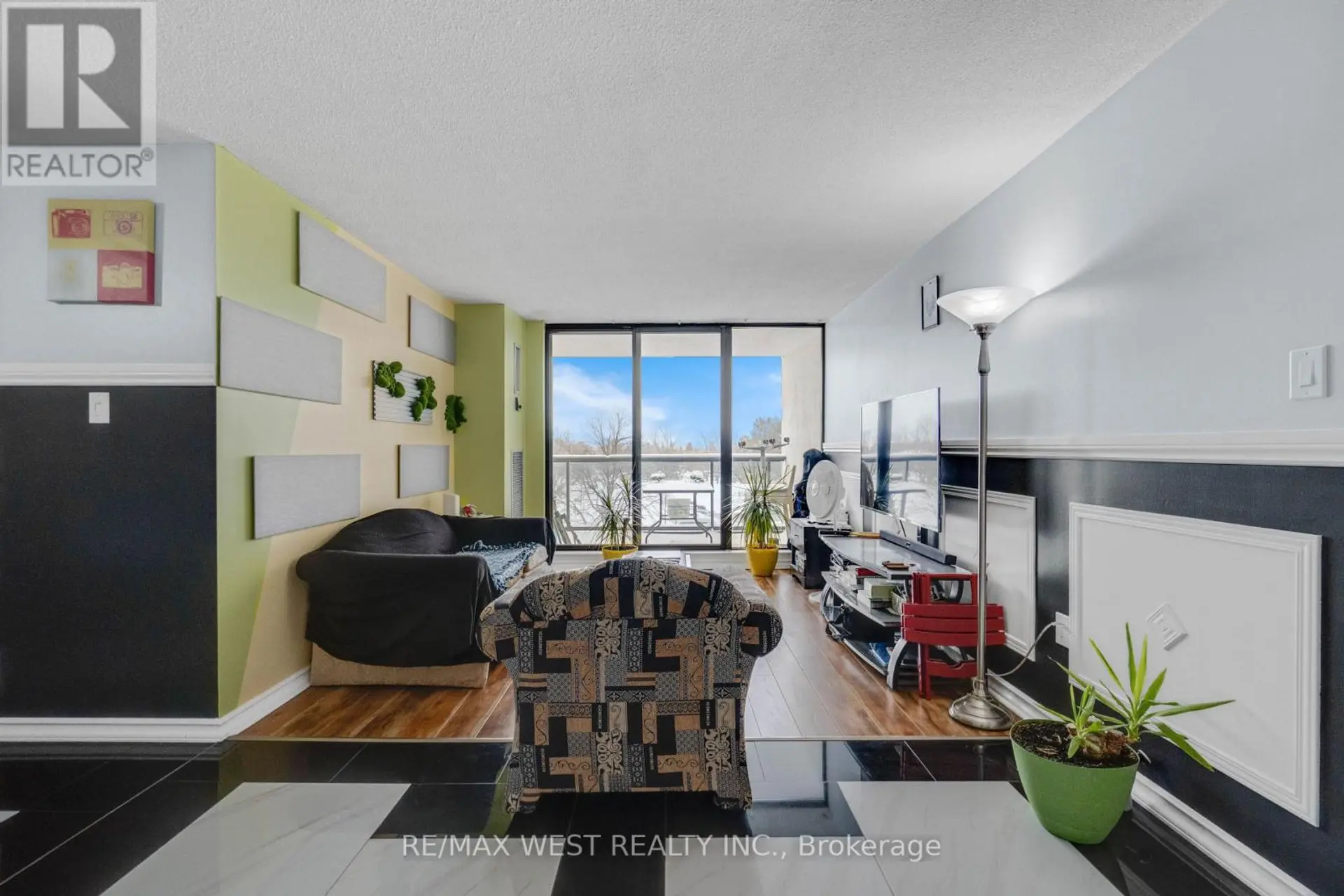 #407 21 KNIGHTSBRIDGE ROAD - Image 2