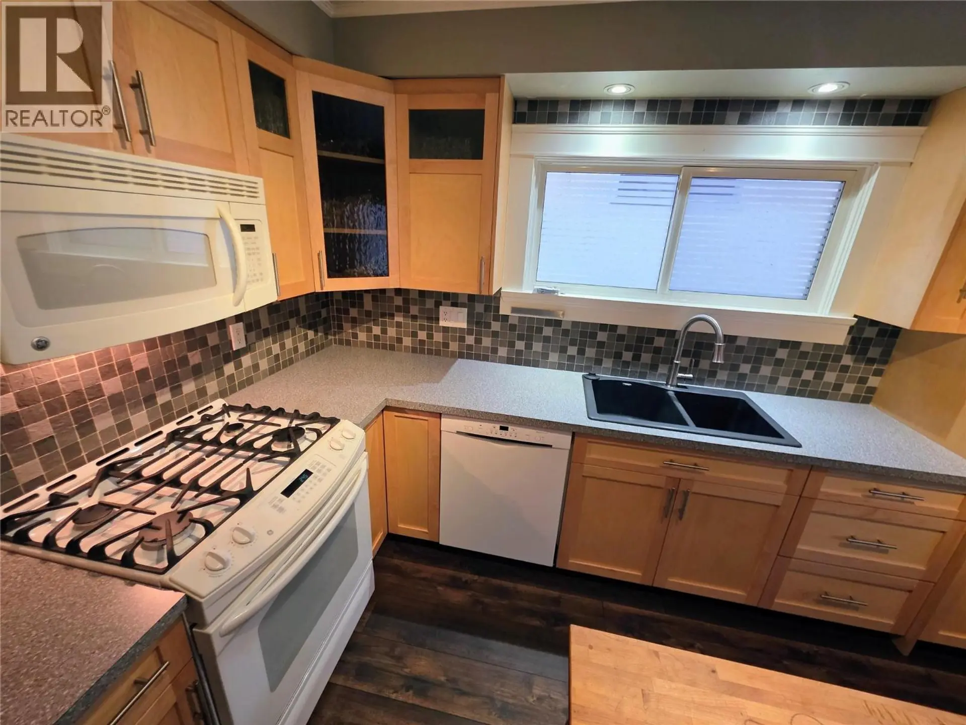 Property at 363 ROSSLAND AVENUE, Trail, BC