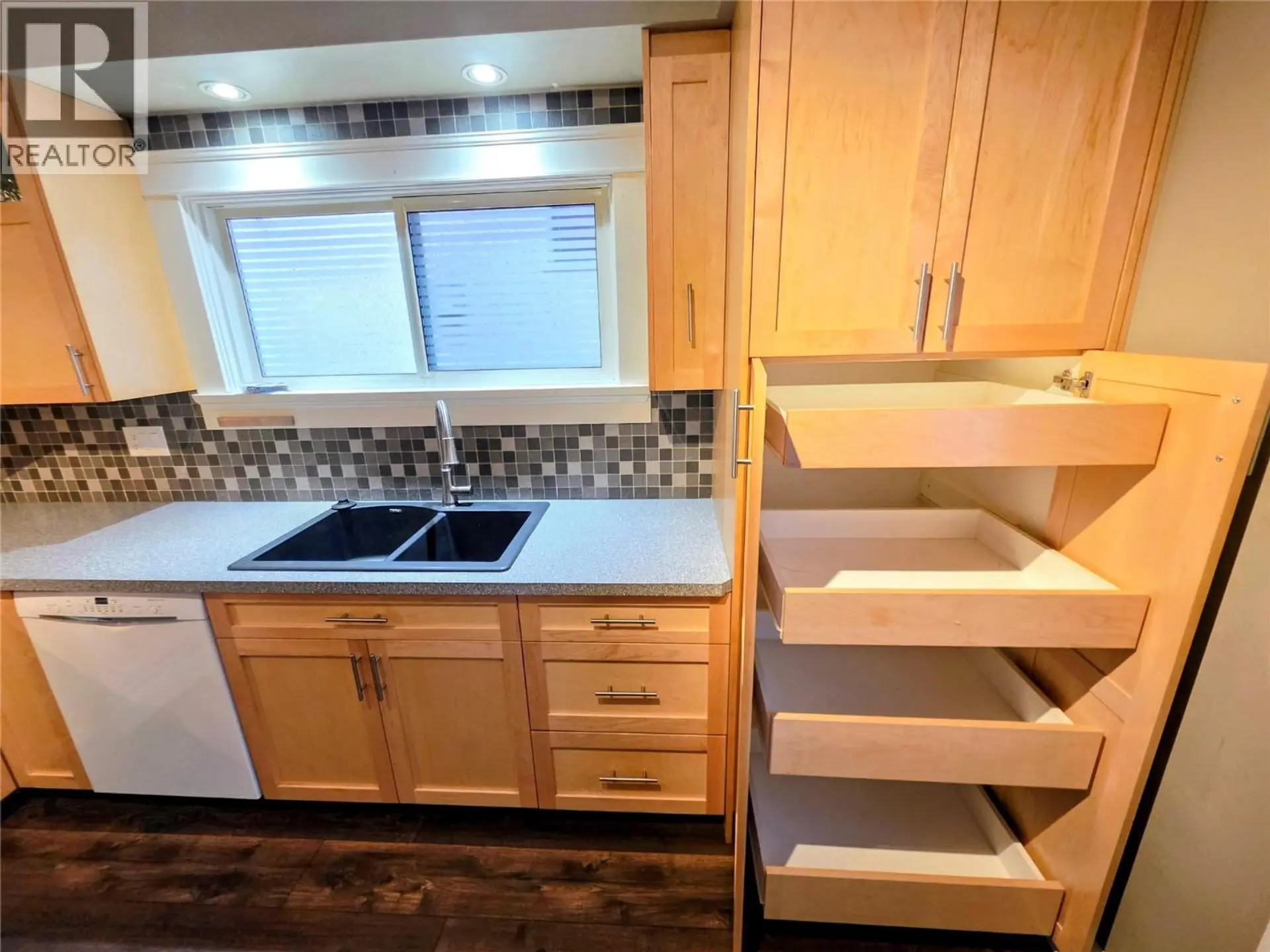 Property at 363 ROSSLAND AVENUE, Trail, BC