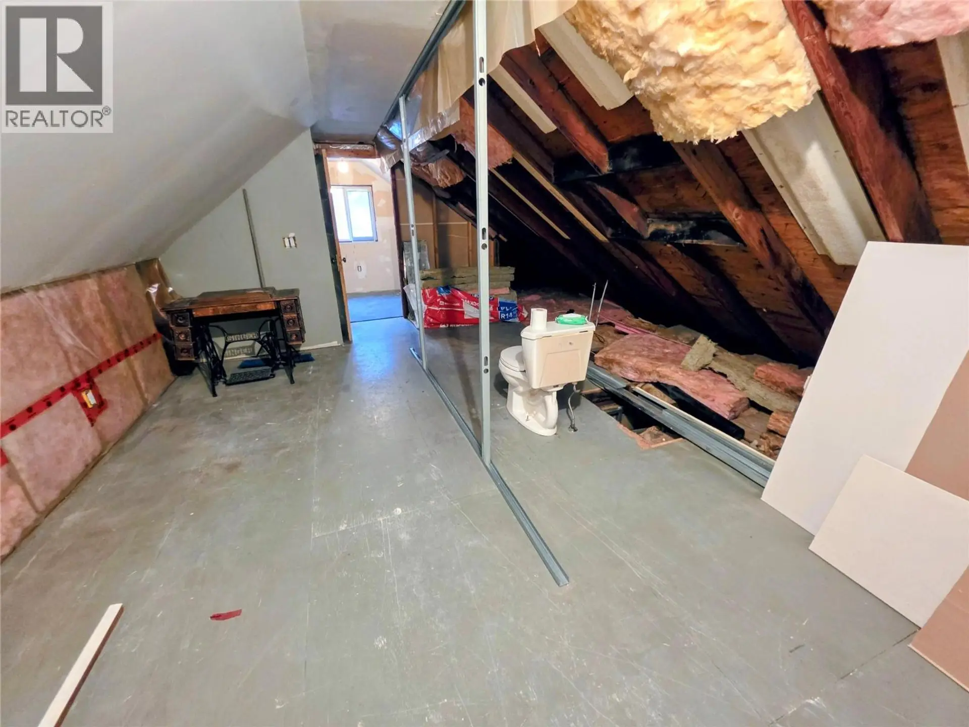 Property at 363 ROSSLAND AVENUE, Trail, BC