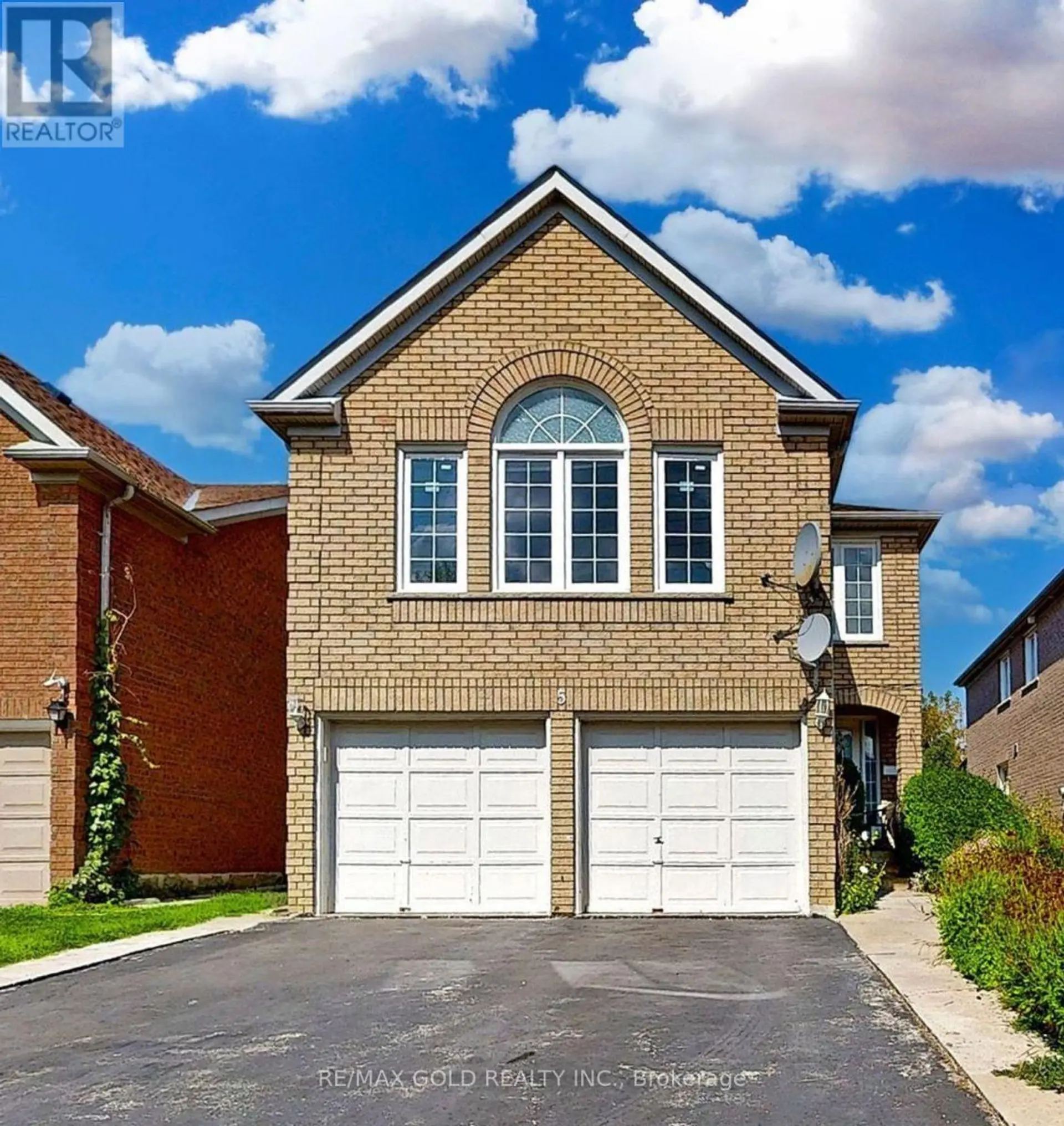 5 RANGELAND ROAD