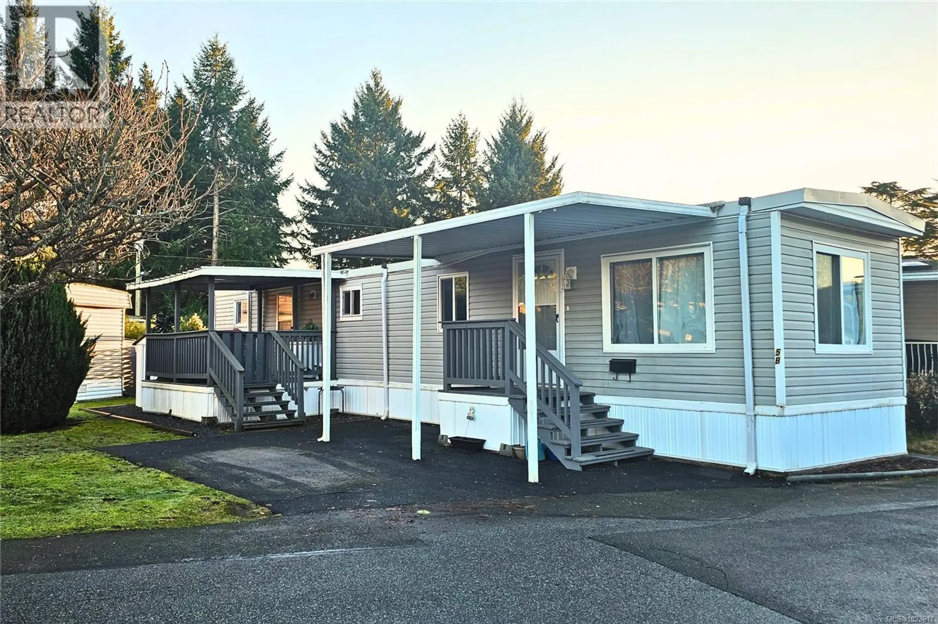 Property at #5B 6245 Metral Dr, Nanaimo, BC