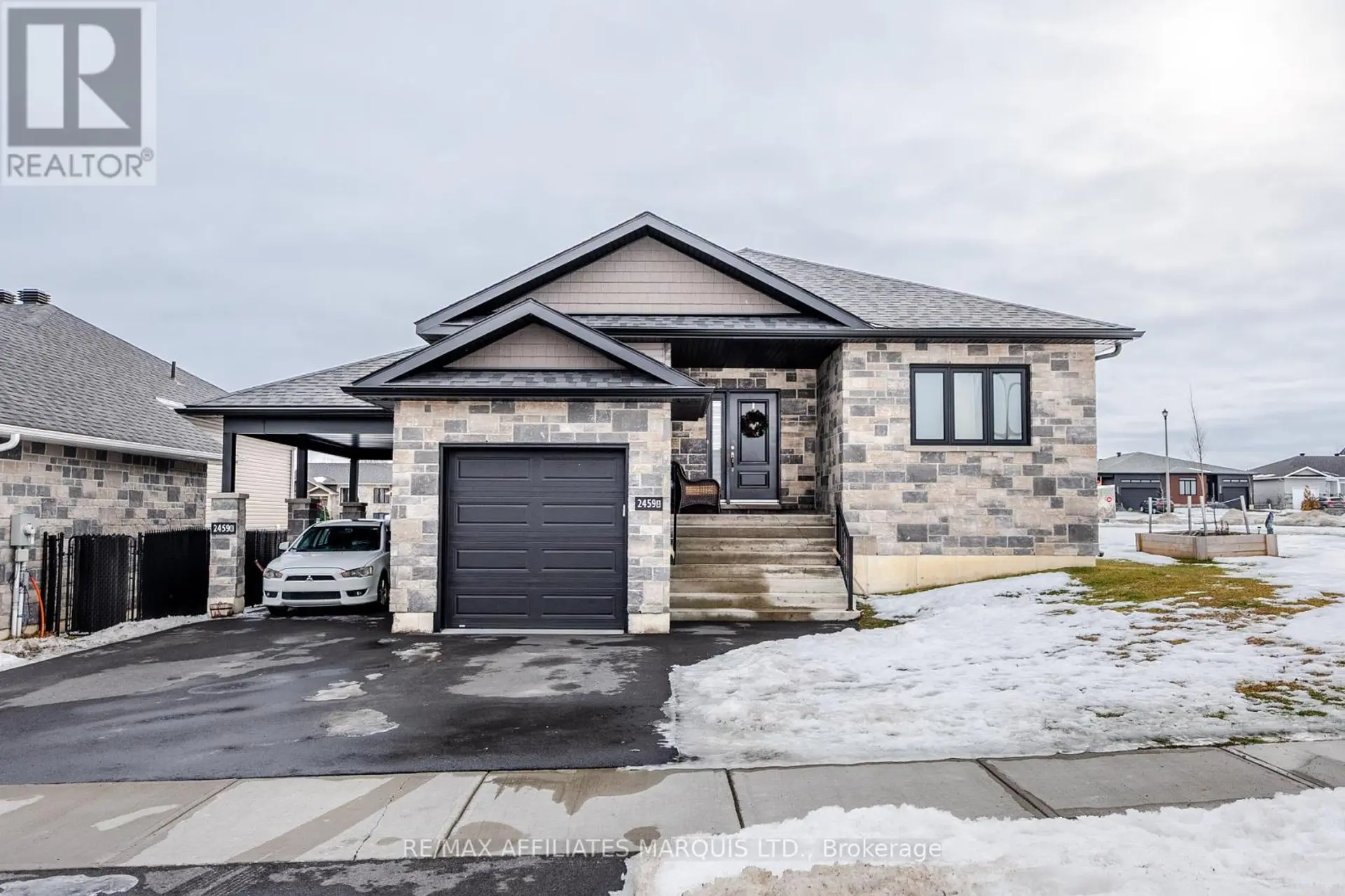 2459 WATSON CRESCENT - Image 1