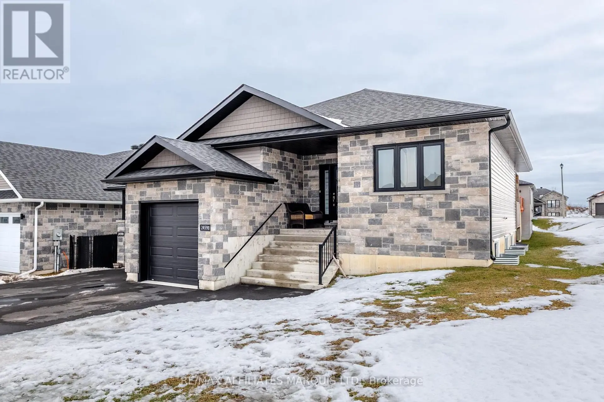 2459 WATSON CRESCENT - Image 2