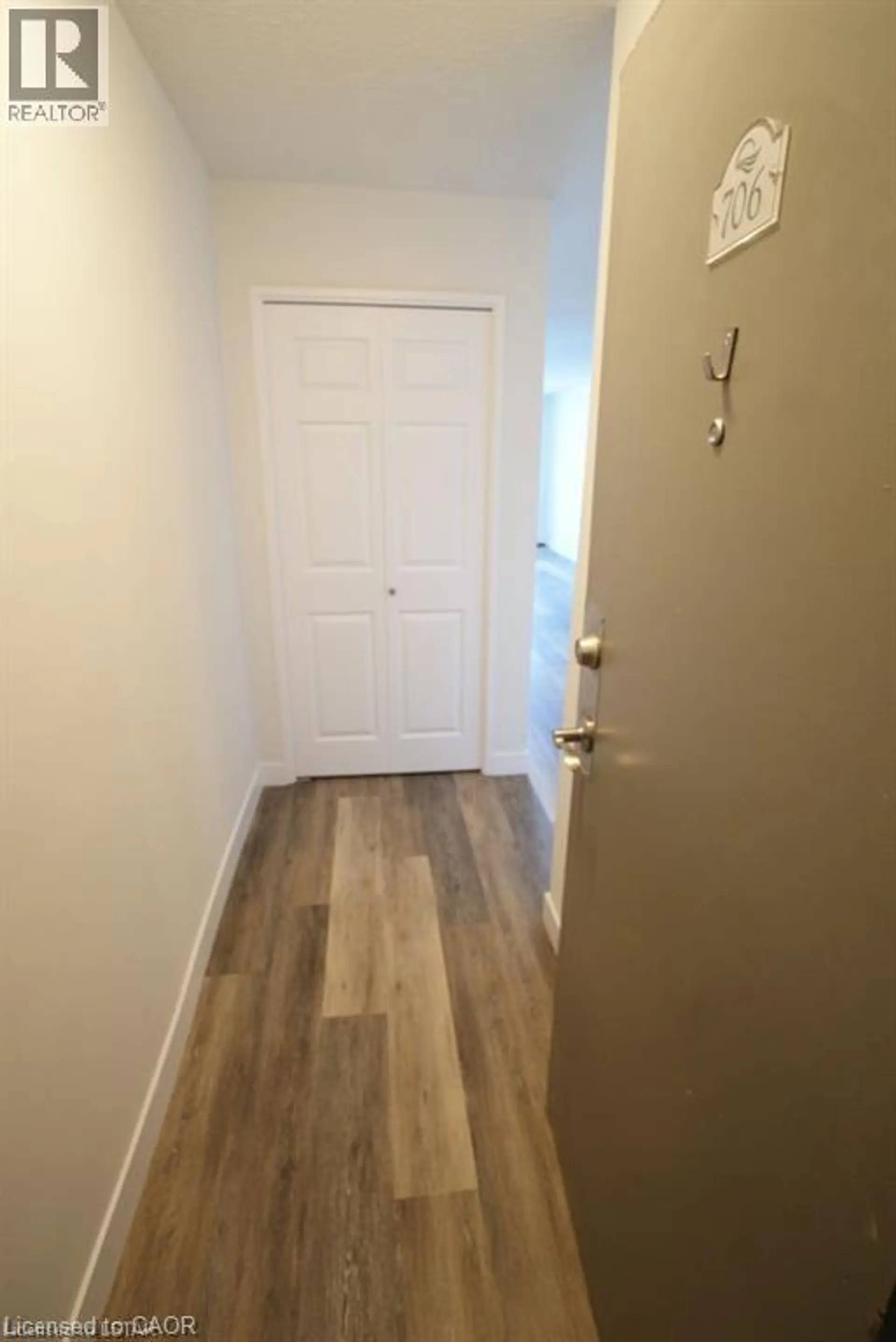 #706 563 MORNINGTON Avenue - Image 1