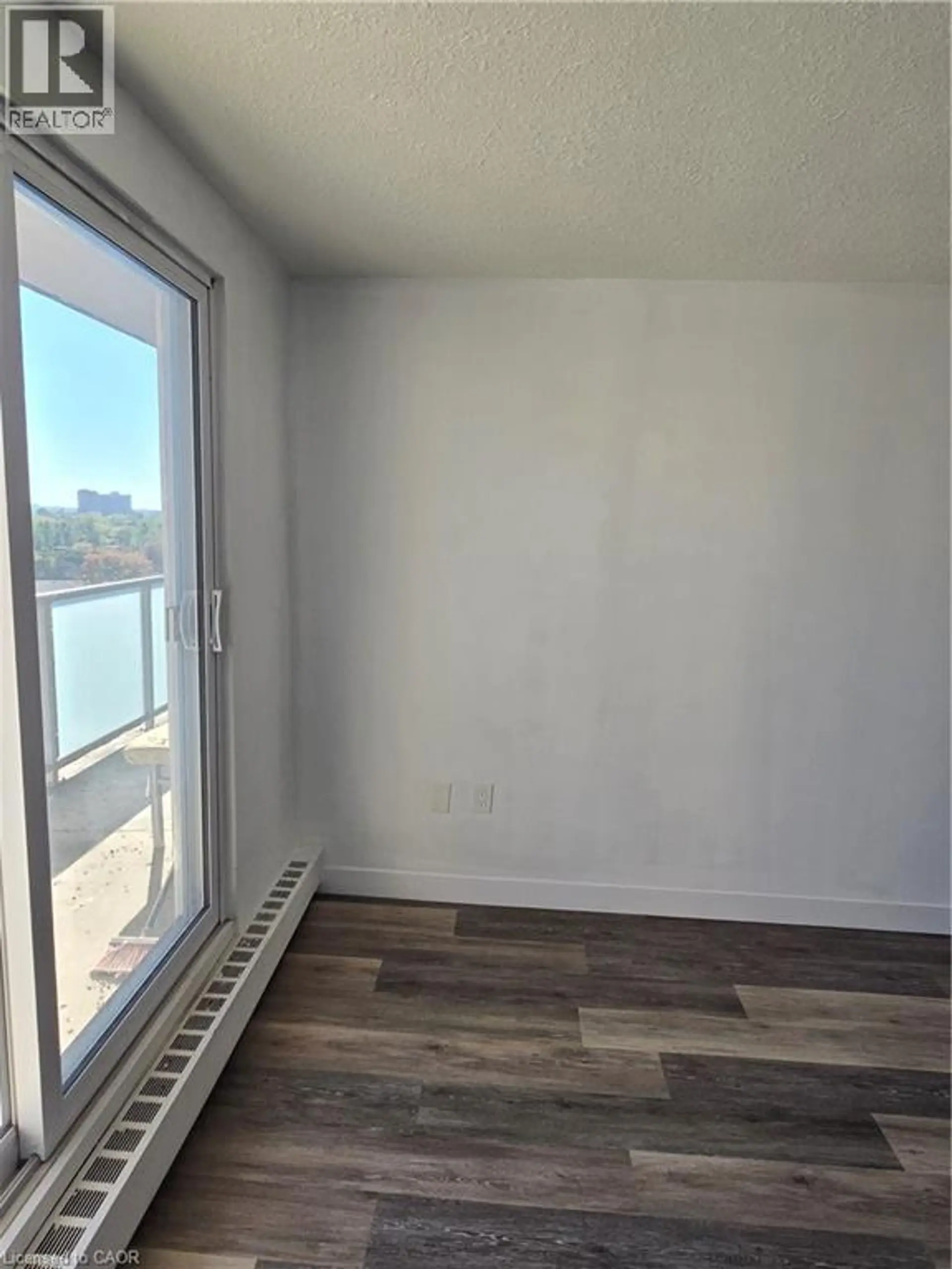 #706 563 MORNINGTON Avenue - Image 7